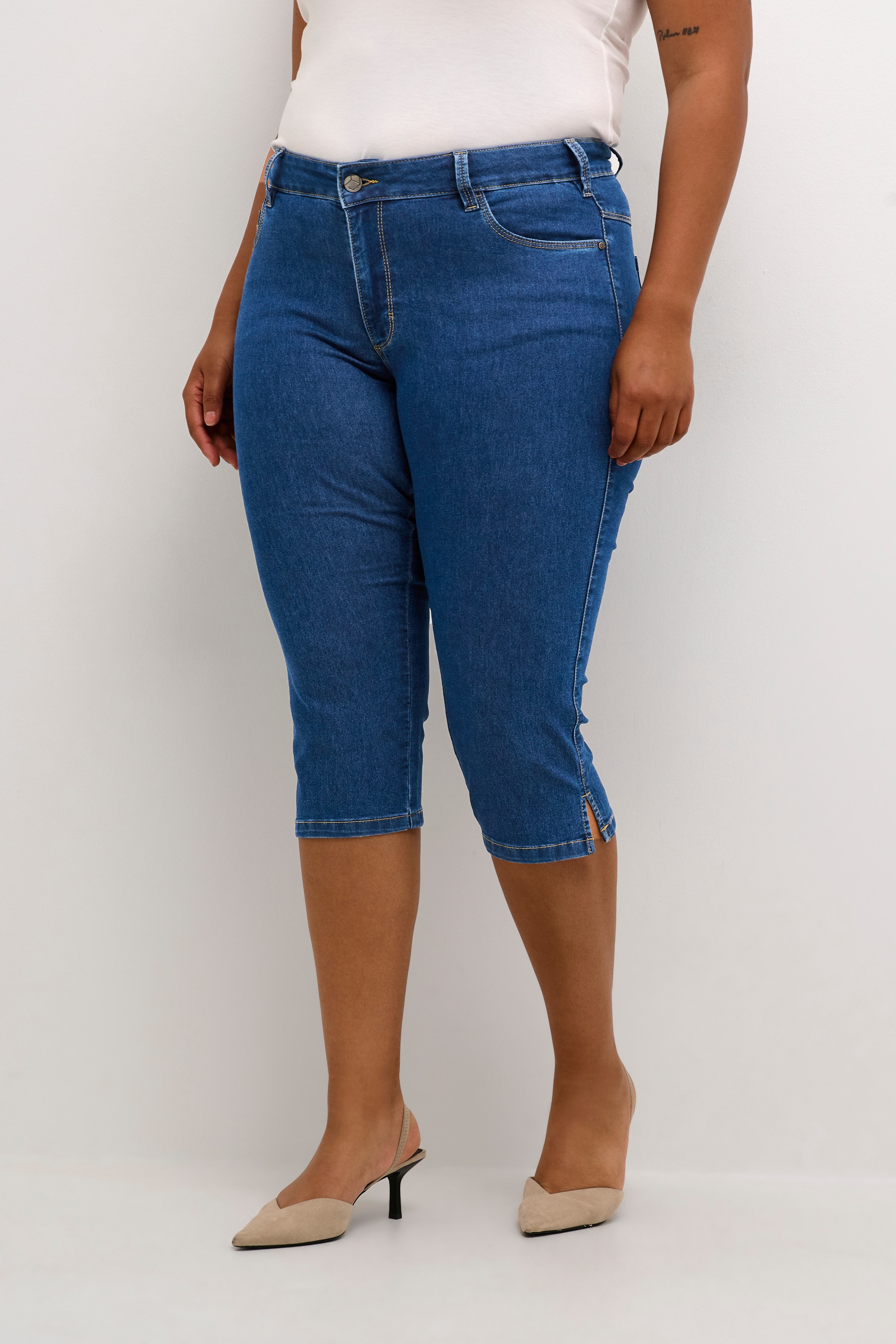 KCvicka Jeans LOOKBOOK FRONT 10580889-103758