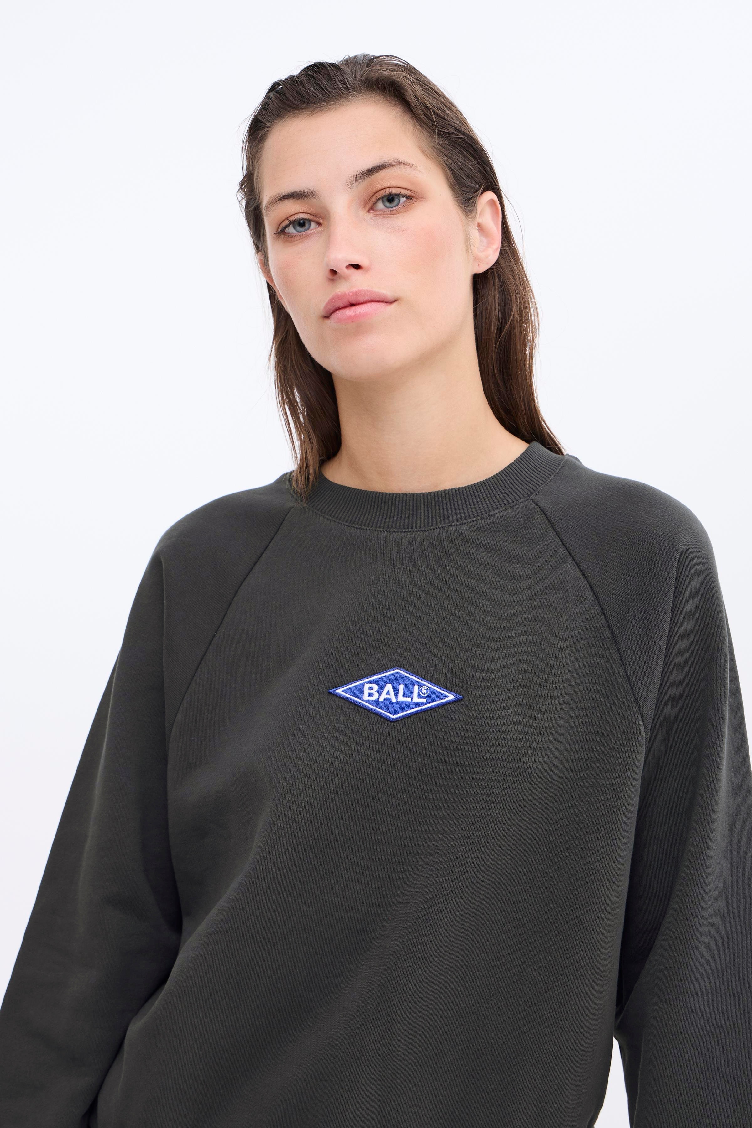 BALL RIMINI RAGLAN CREW NECK LOOKBOOK DETAIL 50405204-B1001