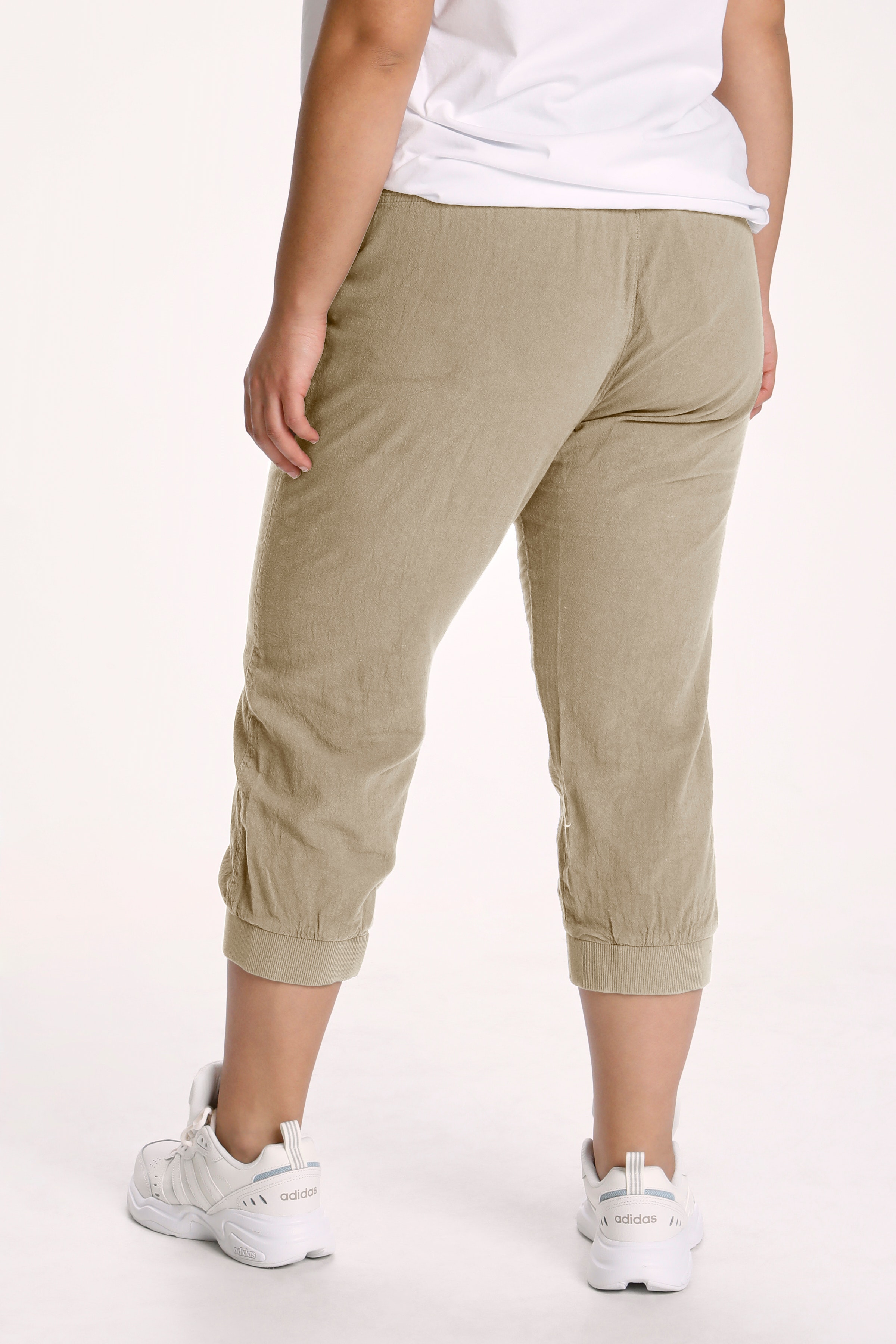 KCnana Capri pants LOOKBOOK DETAIL 10580057-101239