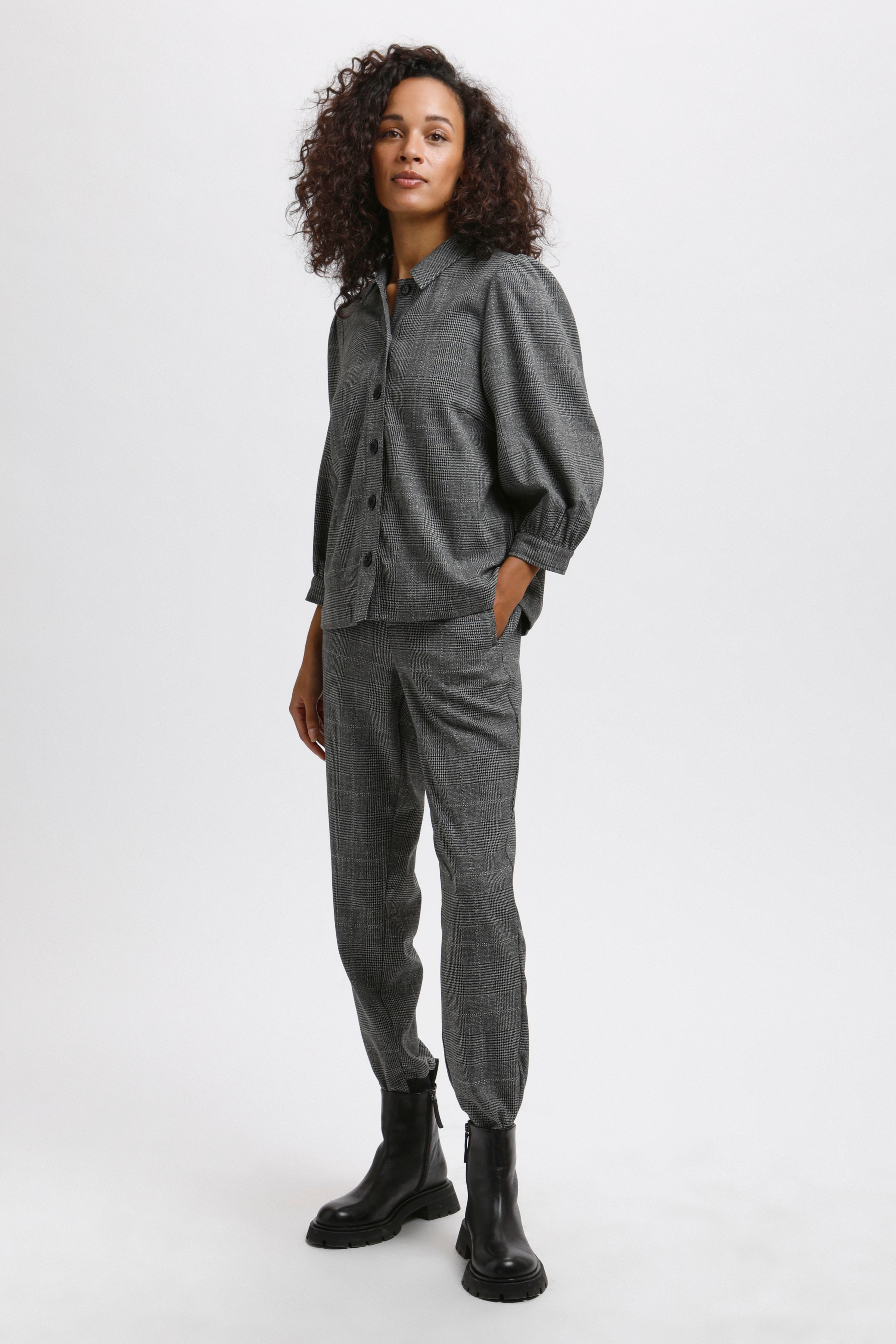KAsistina Hemd LOOKBOOK FRONT 10505738-101637