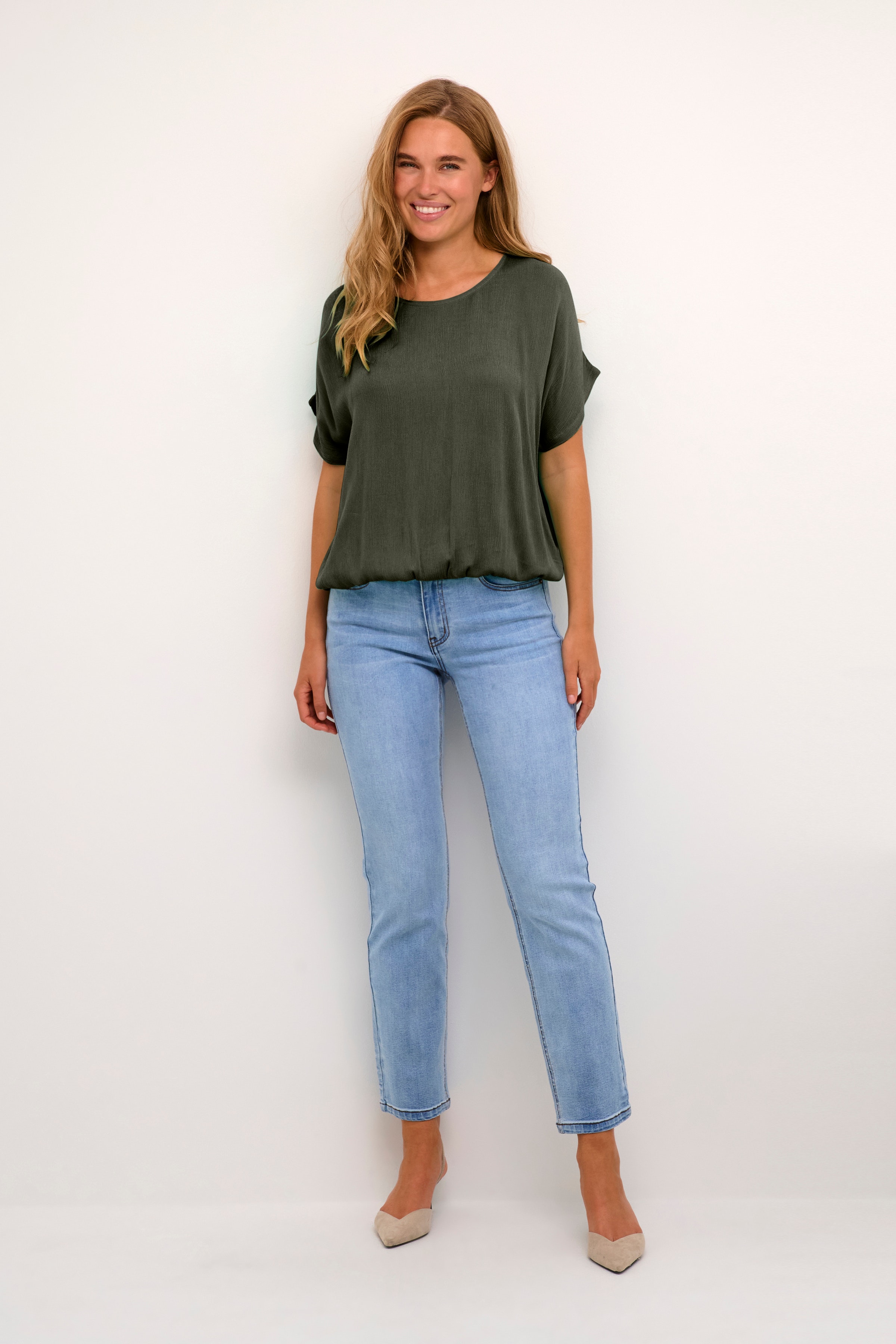 KAamber Bluse LOOKBOOK FRONT 10500781-190414