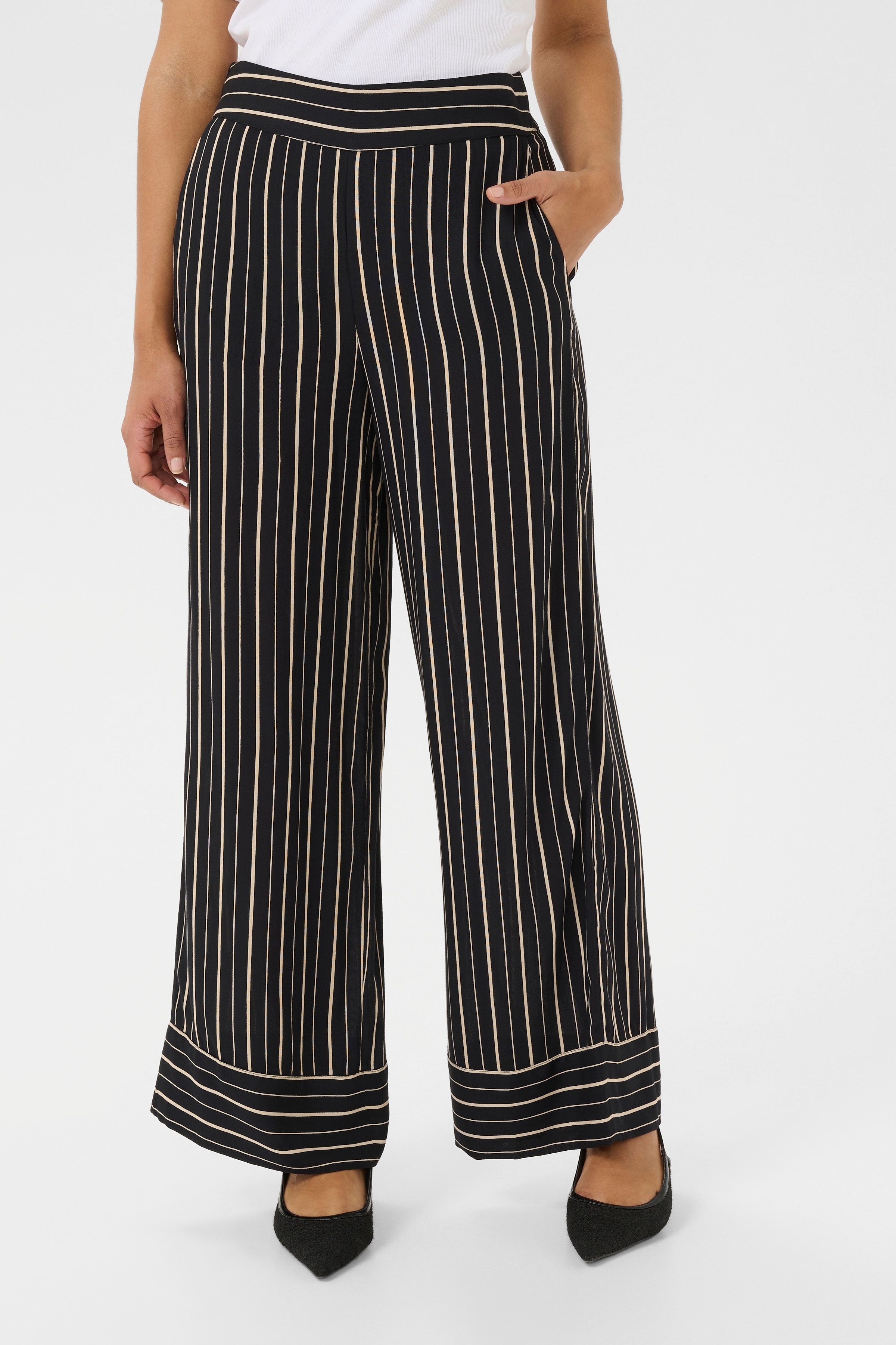 BPluna Trousers LOOKBOOK FRONT 10590848-107536B