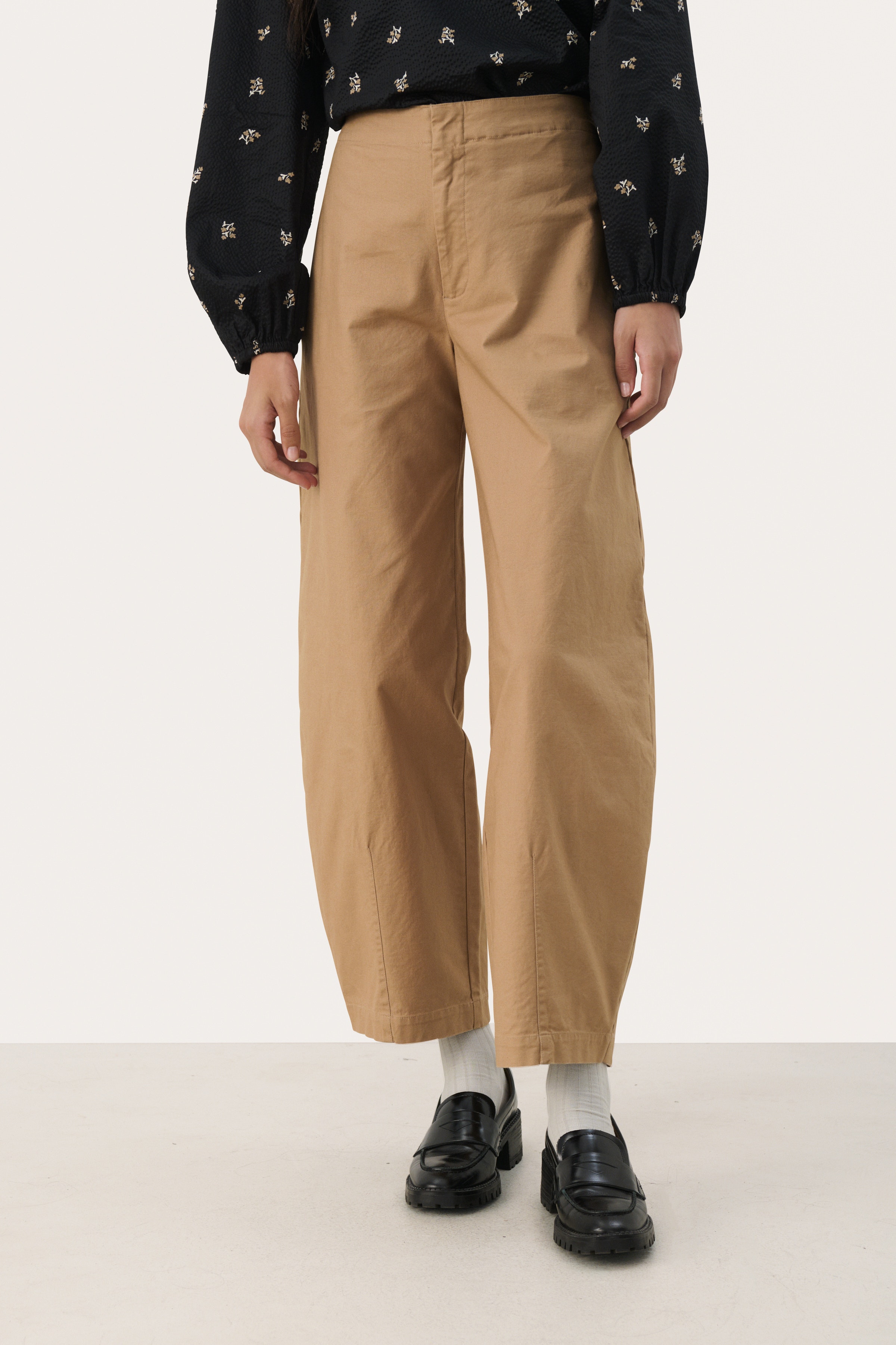 LaurynPW Broek LOOKBOOK FRONT 30309315-171325