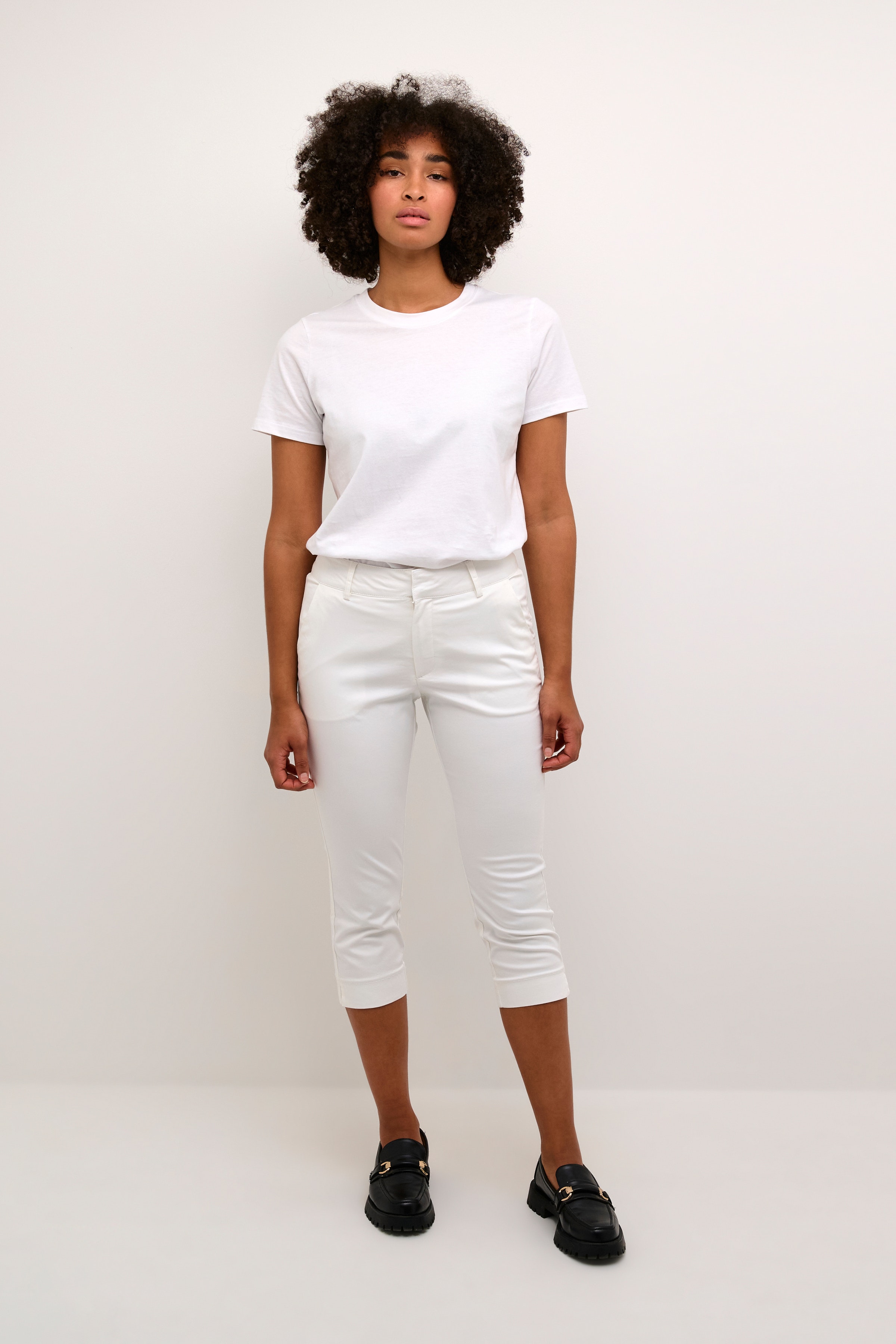 KAlea Capri Bukser LOOKBOOK FRONT 10506815-110602