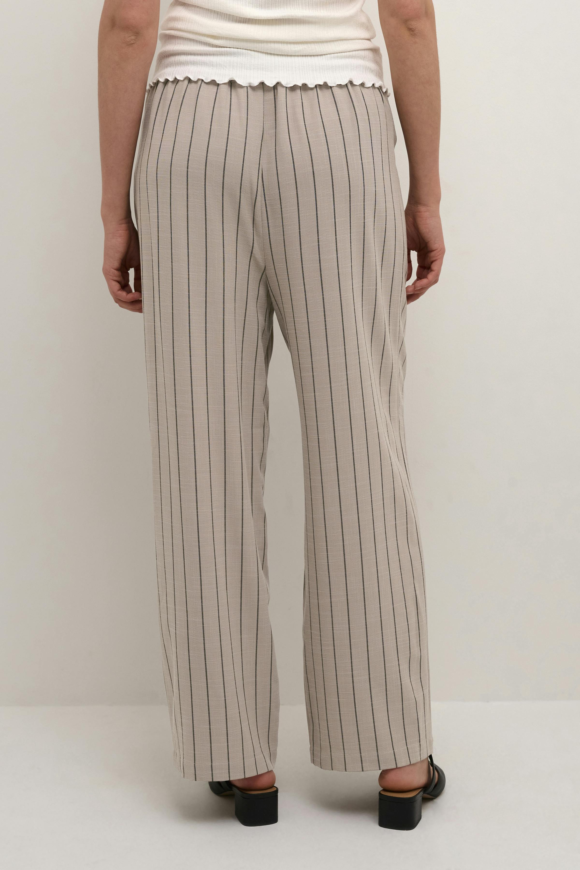 IraKB Trousers LOOKBOOK FRONT 10104380-104380