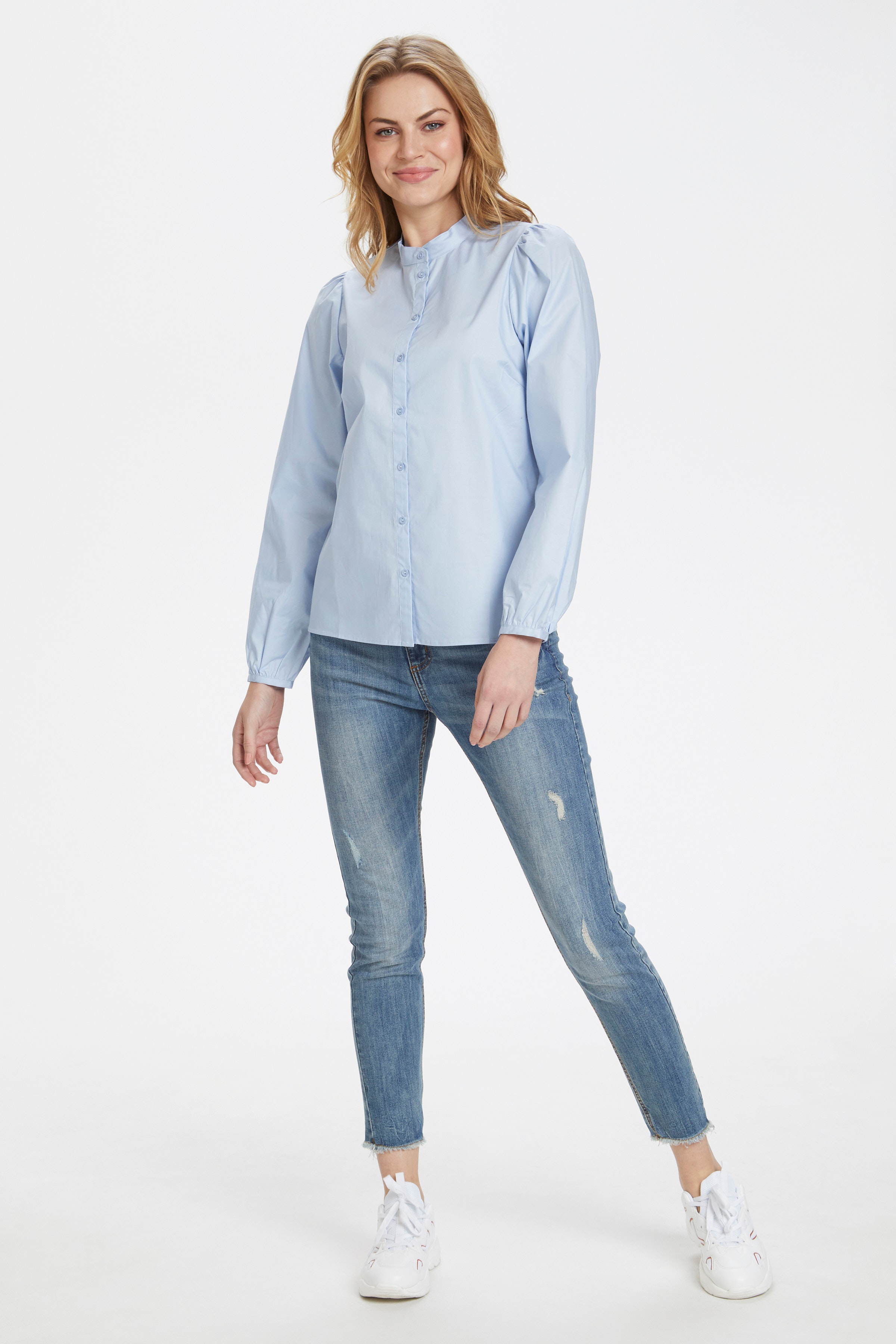Lange mouwen blouse

 LOOKBOOK FRONT 20402953-41402