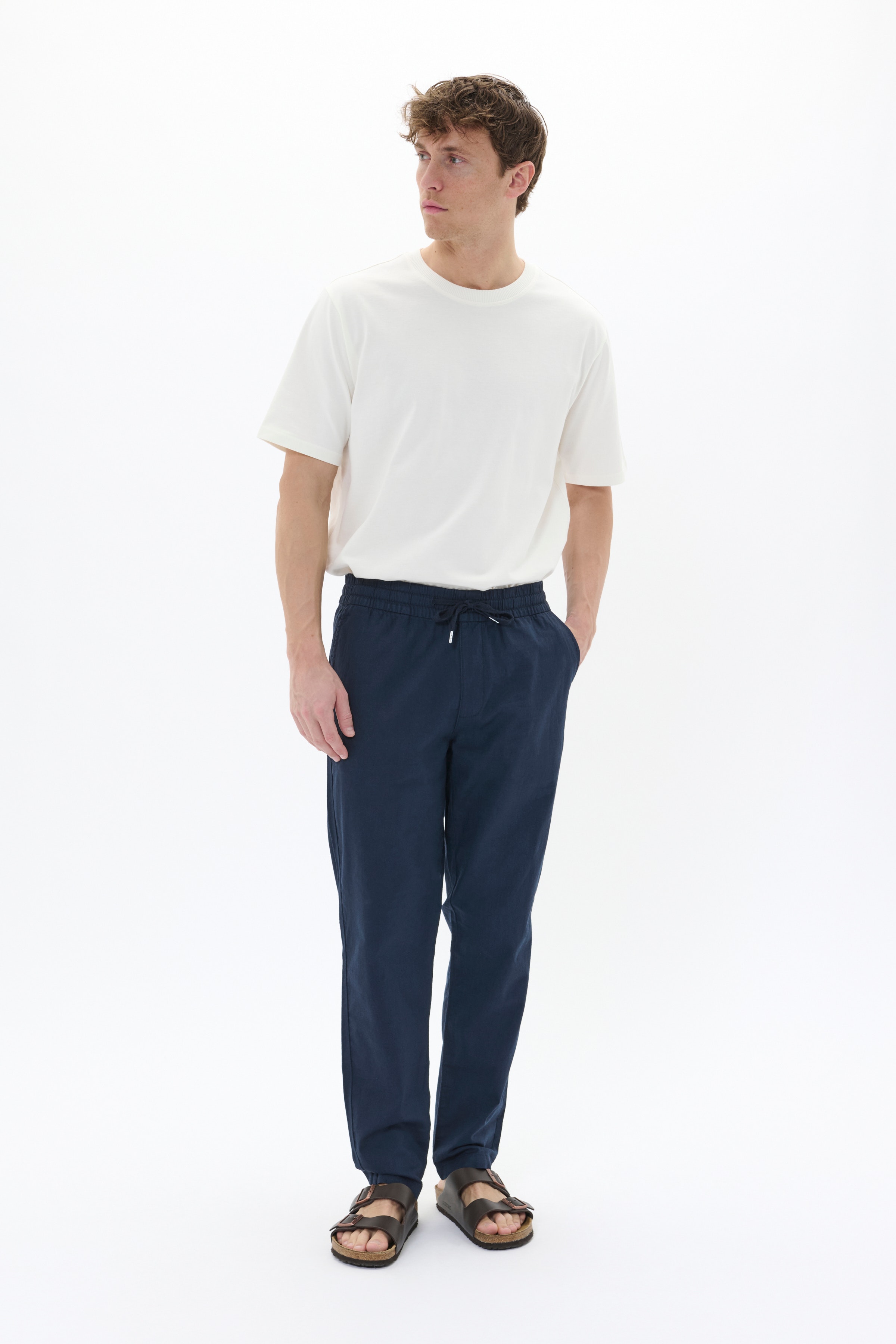 MAbarton Trousers LOOKBOOK FRONT 30206031-194011