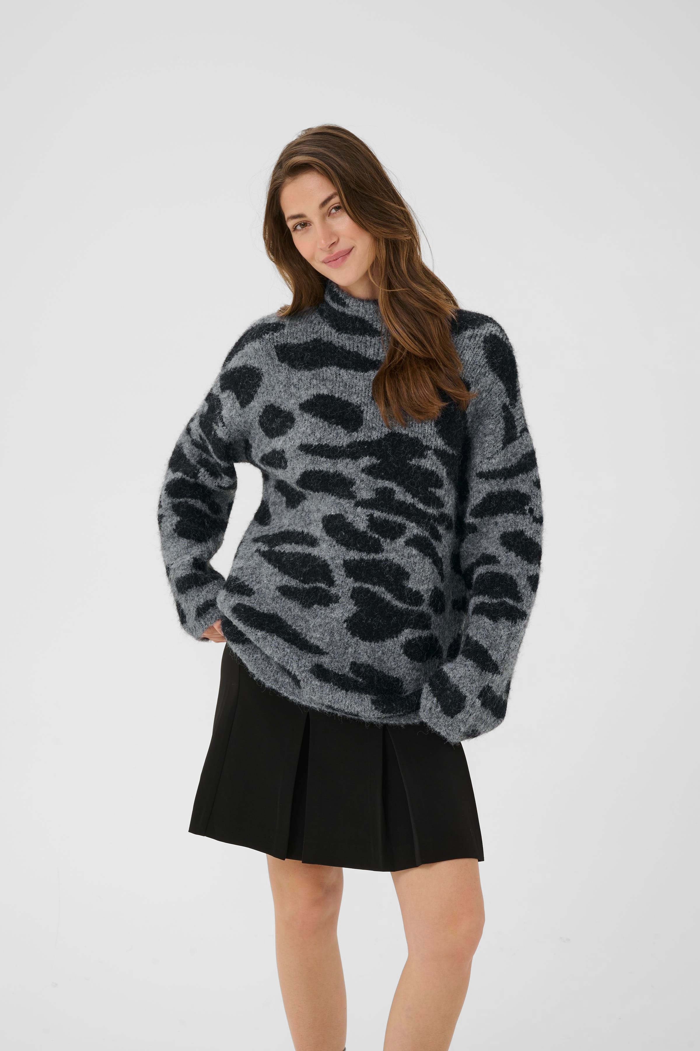 CRElmas Pullover LOOKBOOK FRONT 10614246-108460