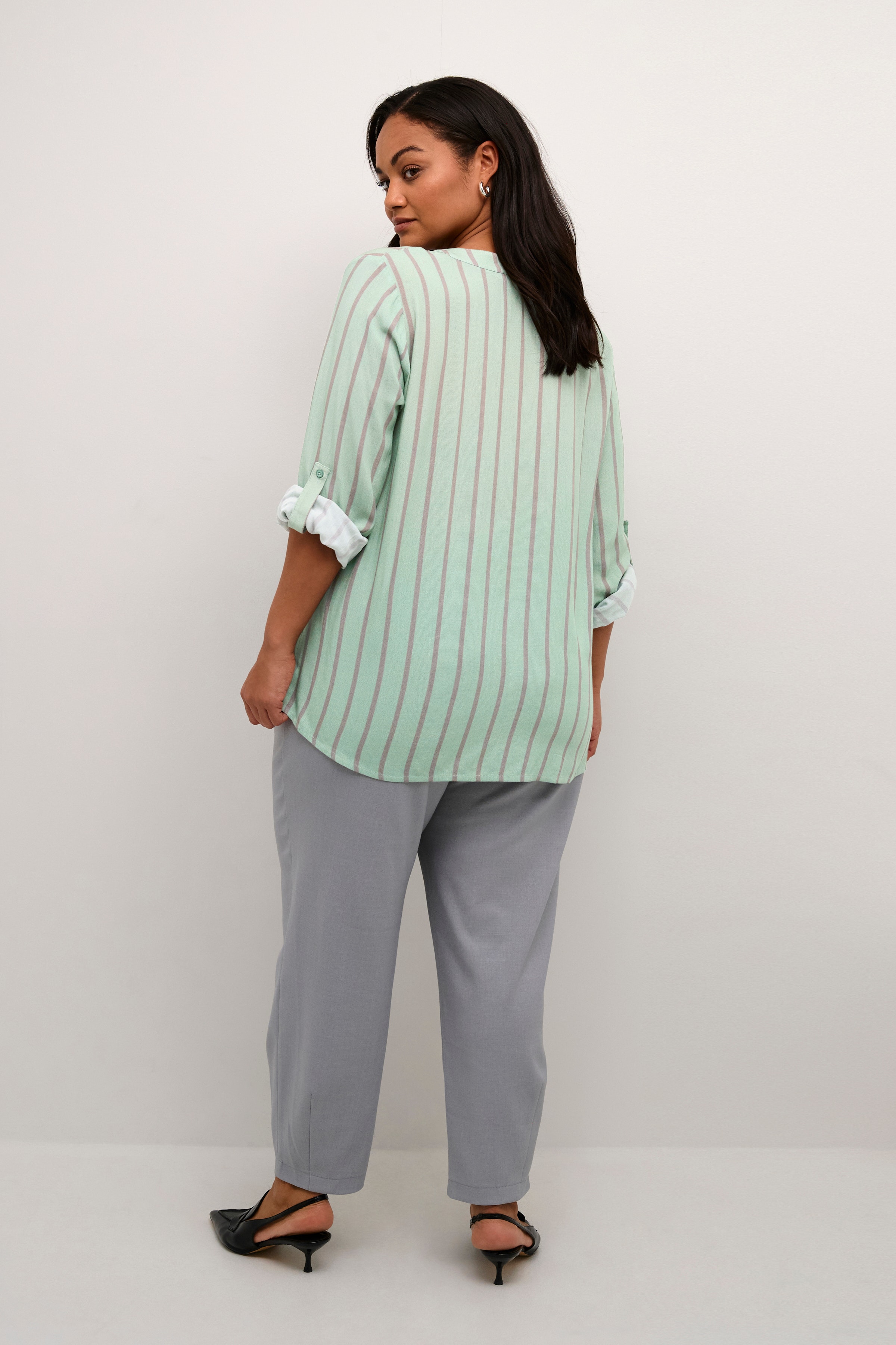 KCsida Blouse LOOKBOOK BACK 10580350-106108