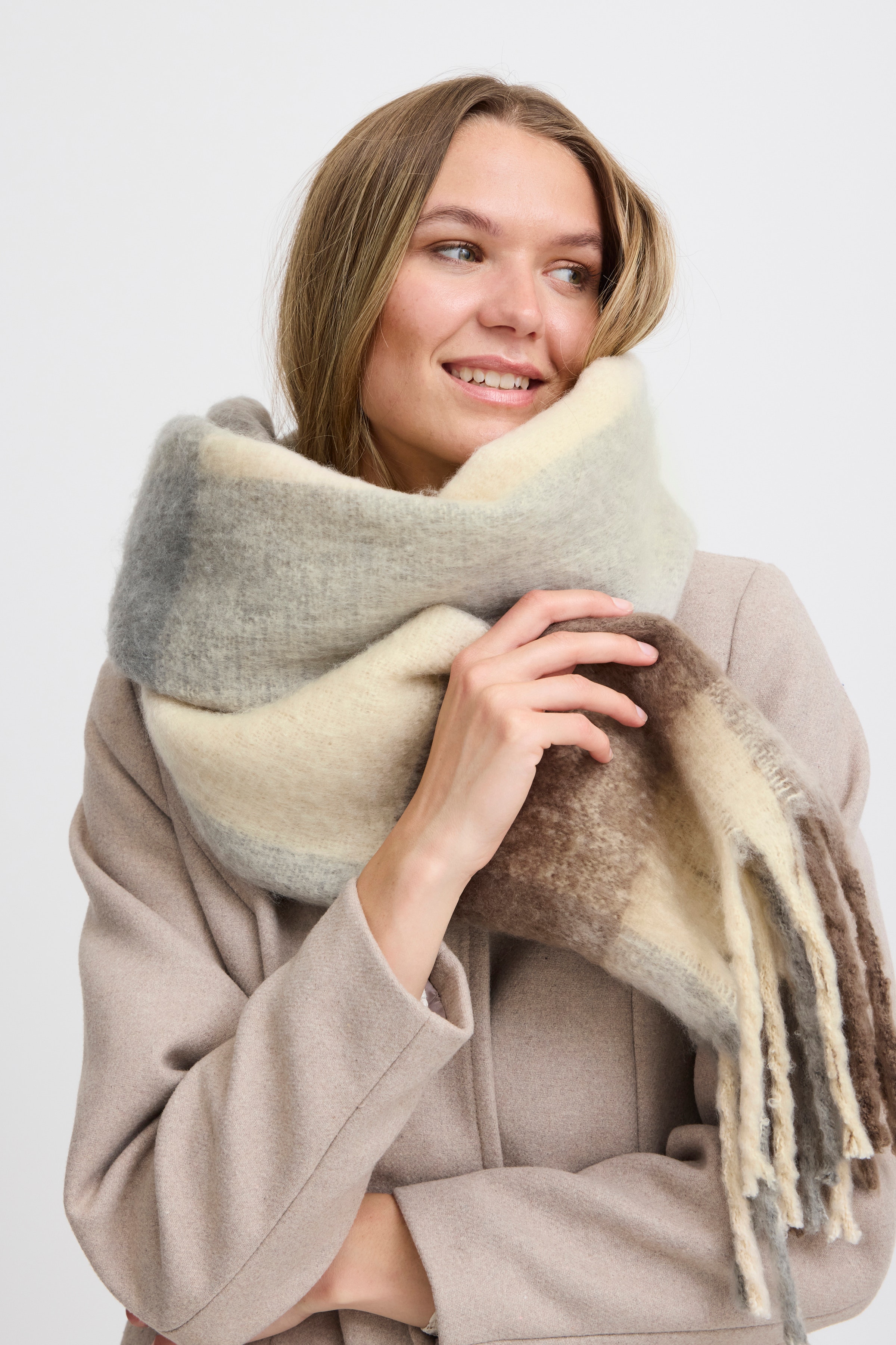 FRWINDY Sjaal LOOKBOOK DETAIL 20614620-203392
