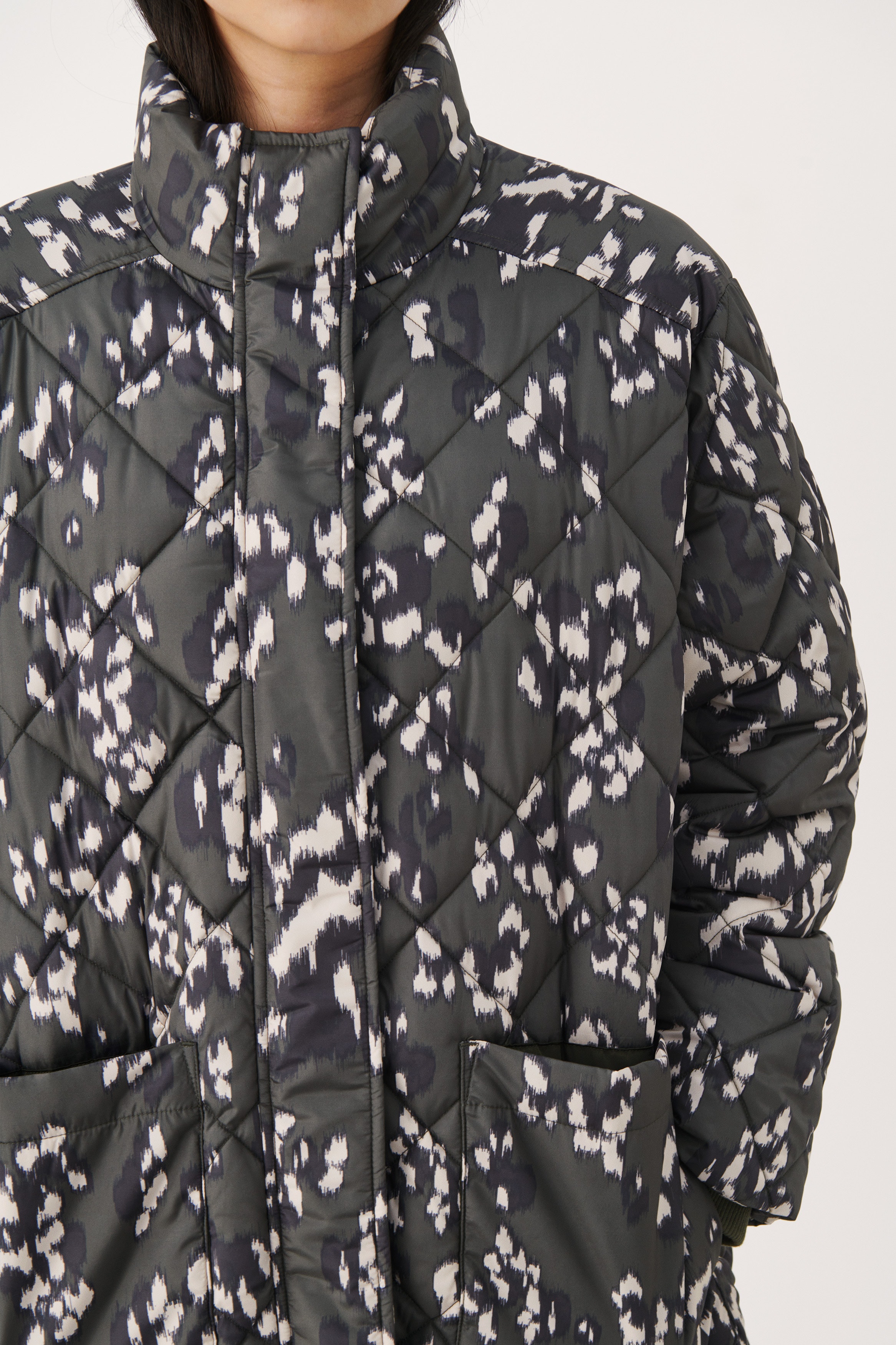 RittaPW Ytterplagg LOOKBOOK DETAIL 30306936-301399