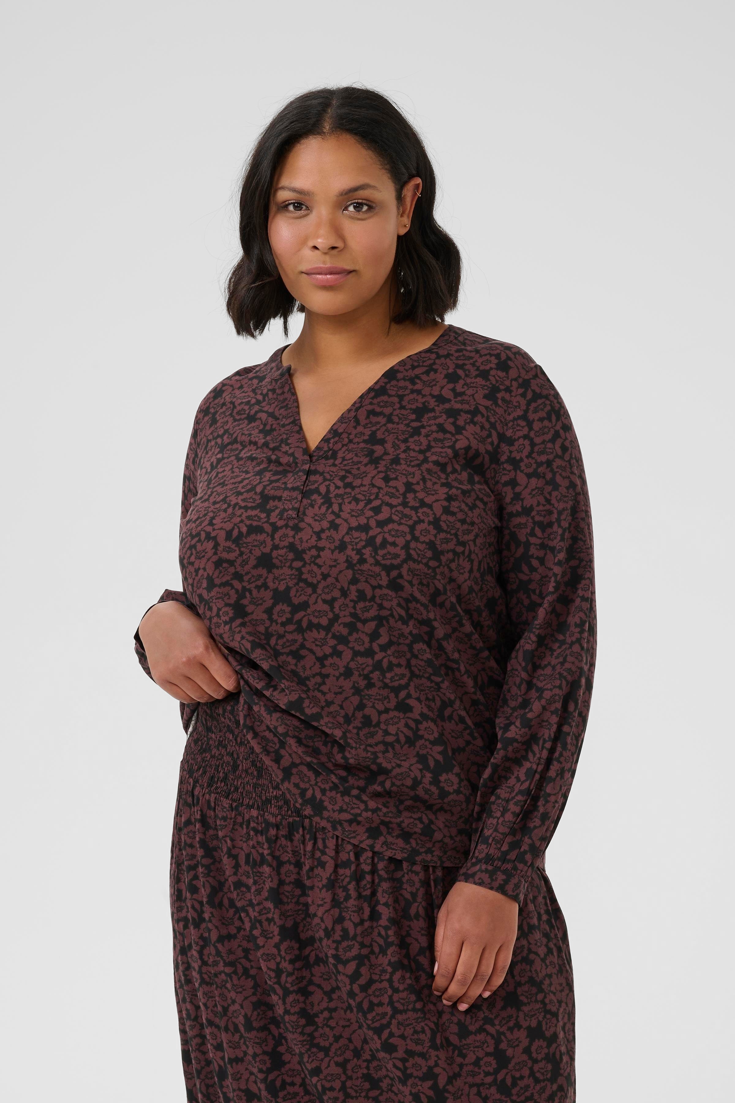 KCbella Blouse LOOKBOOK FRONT 10582486-107734