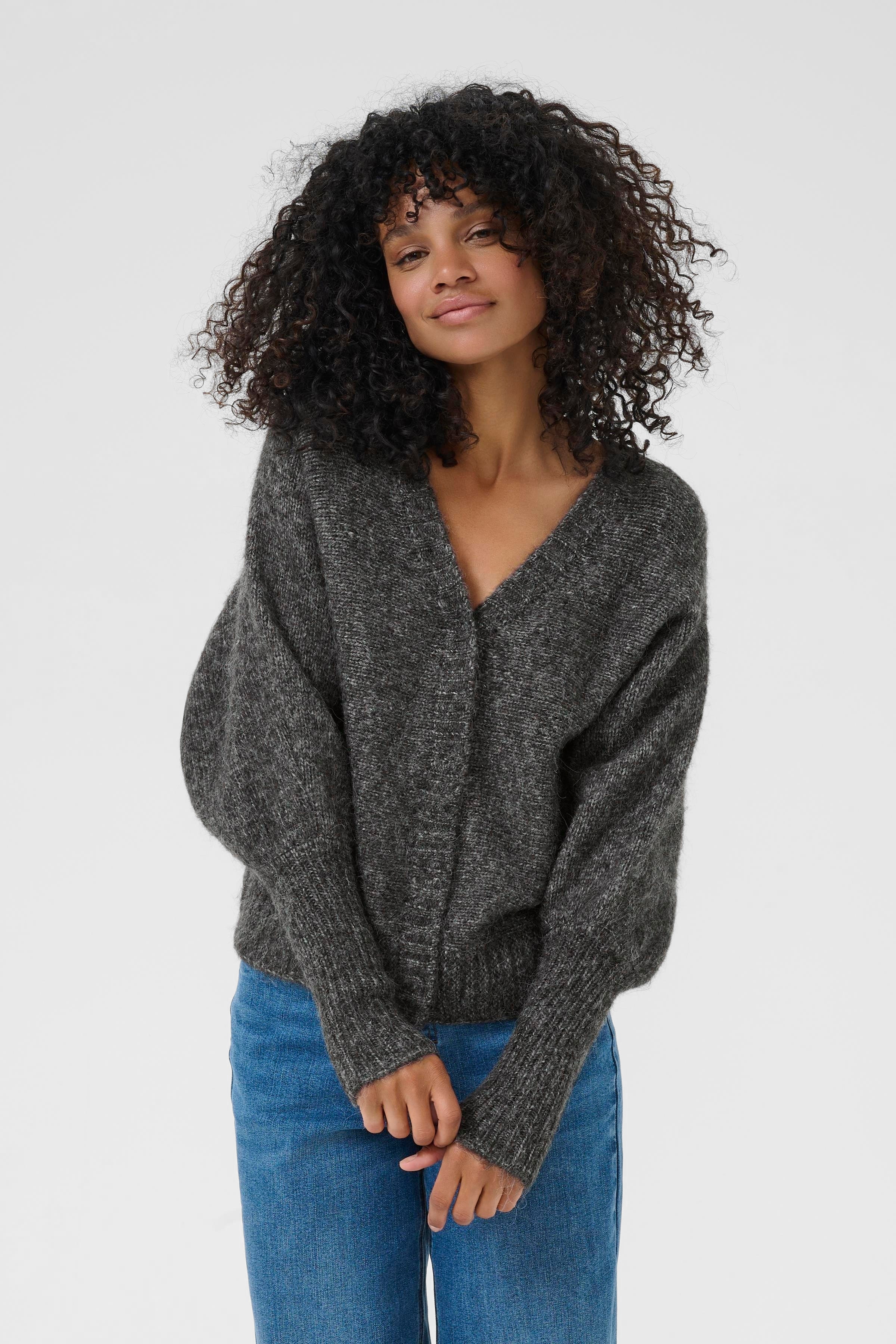 KAuma Cardigan LOOKBOOK FRONT 10510997-100125