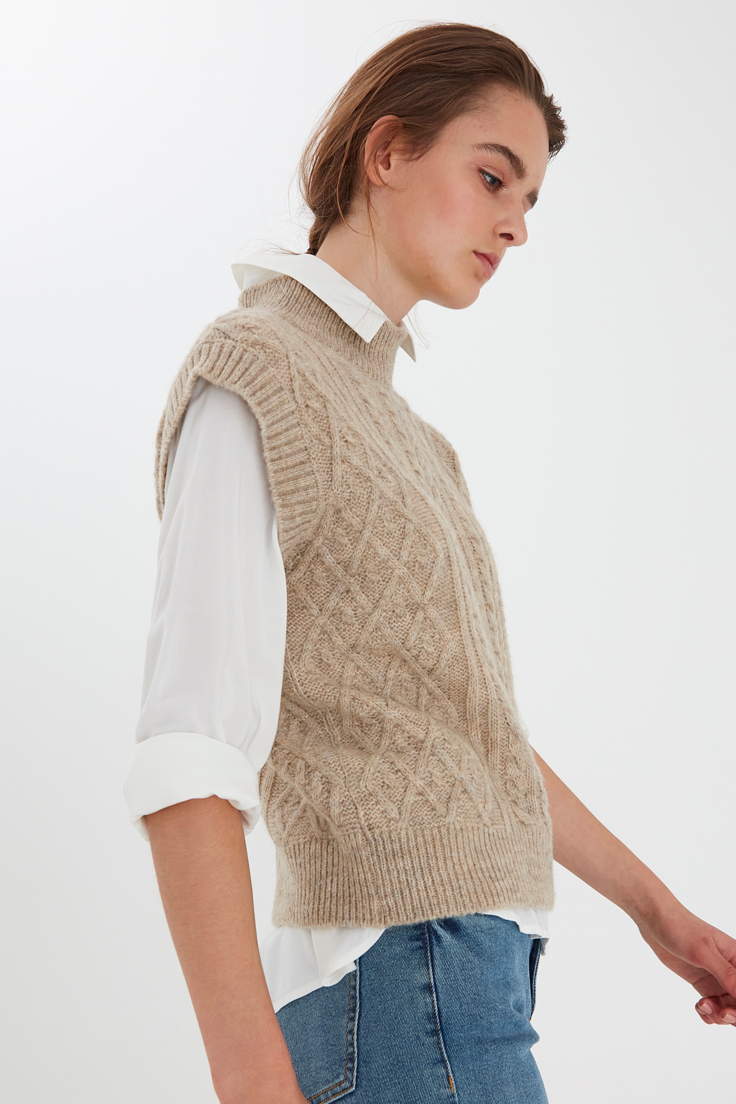 Stickad väst LOOKBOOK FRONT 20810577-171320