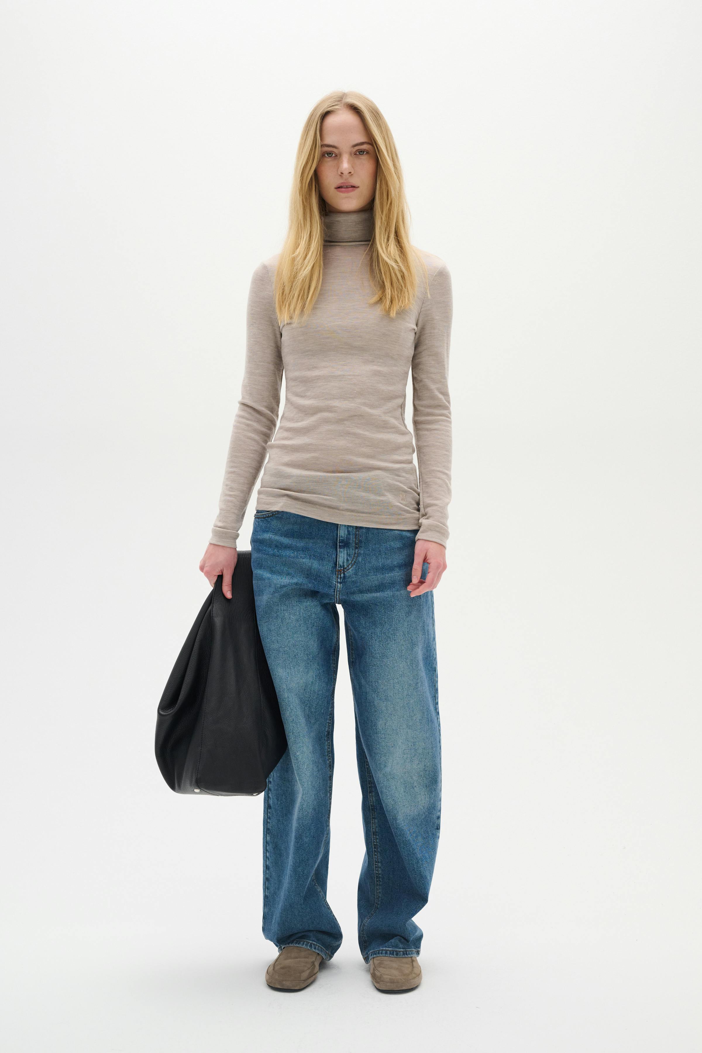 FangIW Wool Rollneck T-shirt LOOKBOOK FRONT 30106097-300868