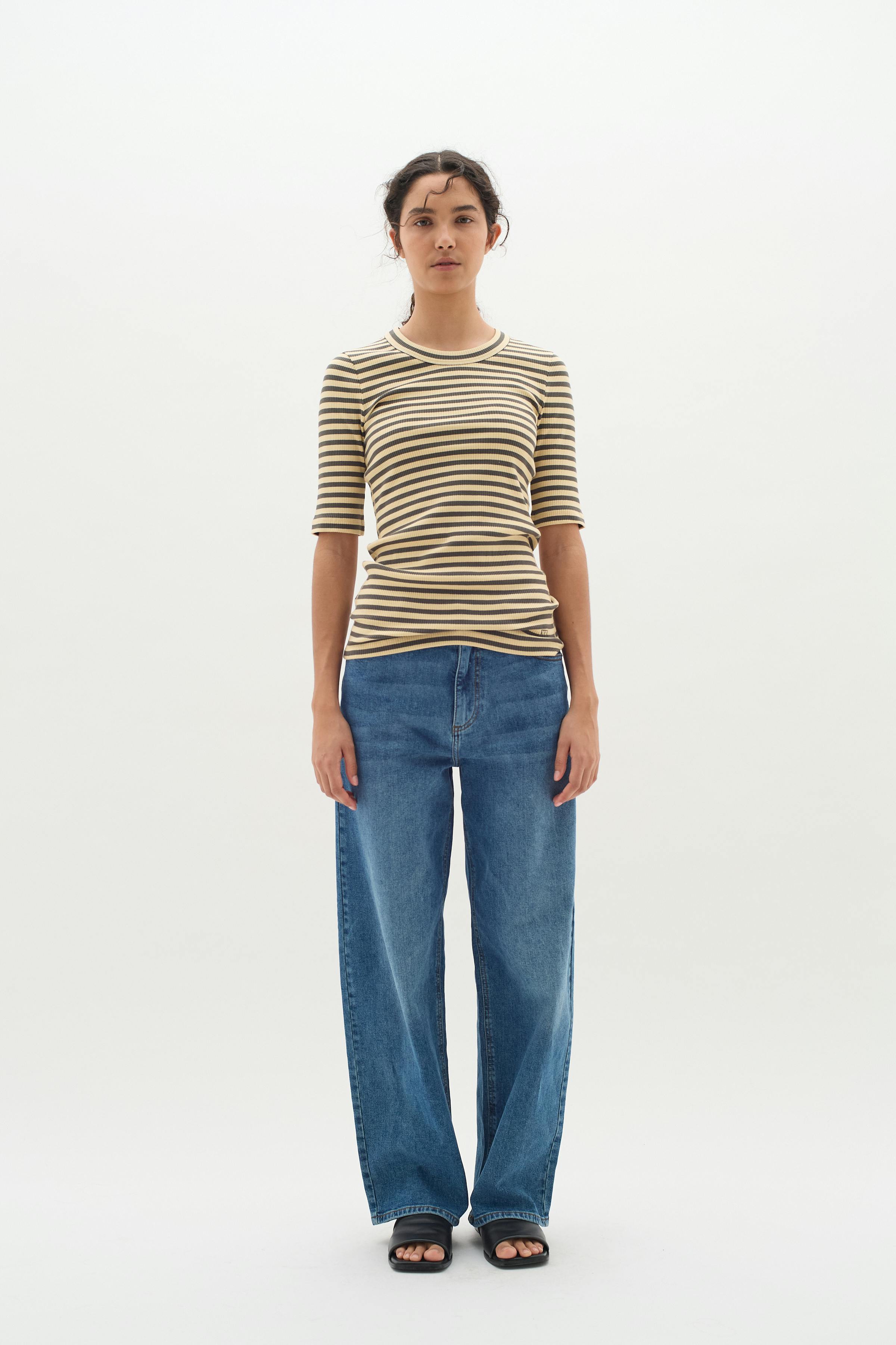 DagnaIW Striped T-shirt LOOKBOOK FRONT 30107269-303054