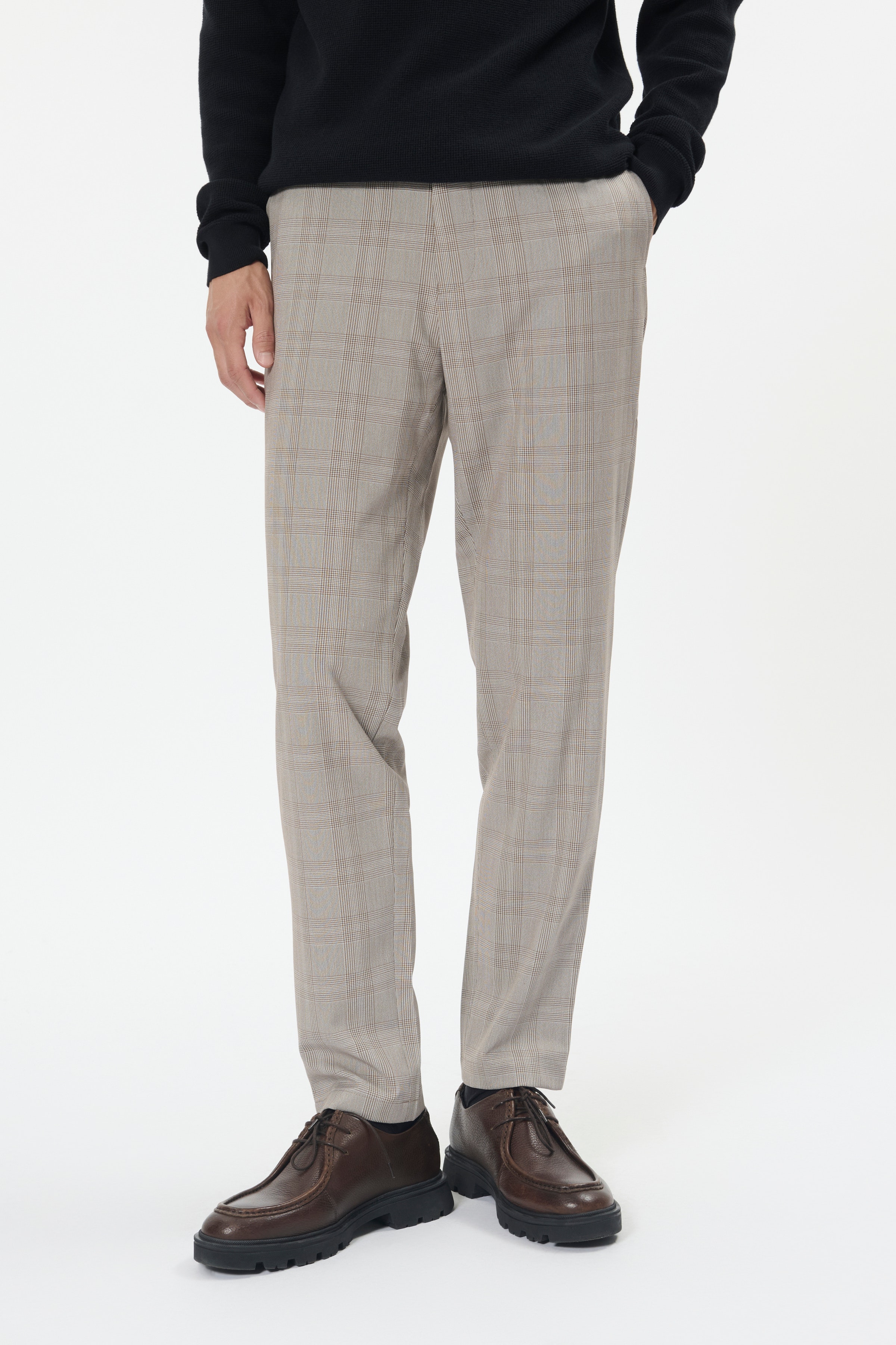 MAliam Hose LOOKBOOK FRONT 30208750-181112