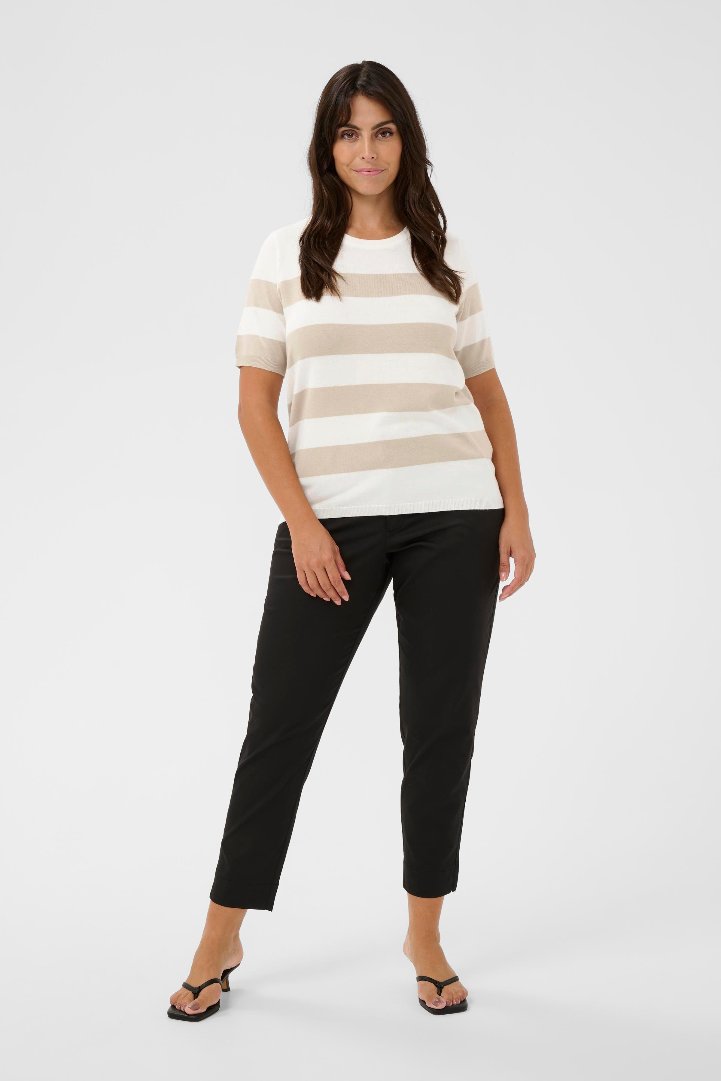 KClizzy Pullover LOOKBOOK FRONT 10582914-106619