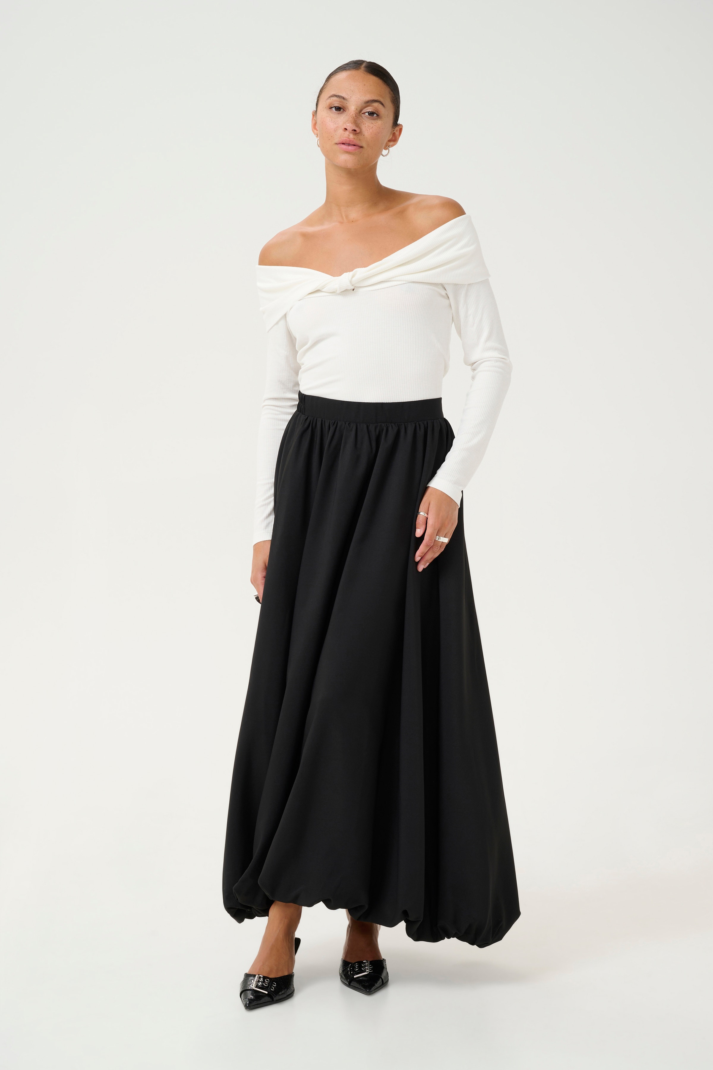 KAstine Skjørt LOOKBOOK FRONT 10509888-100121