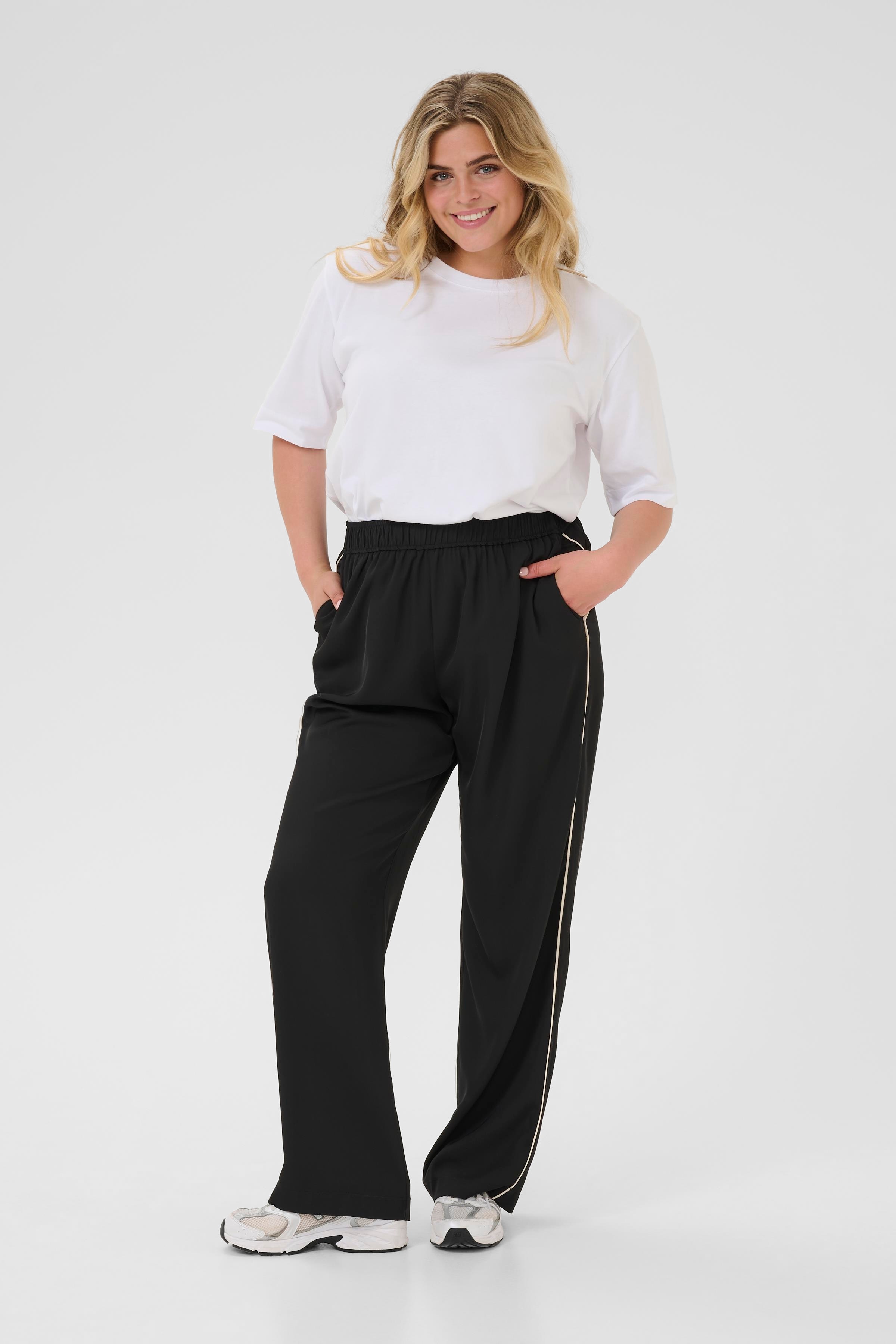 KCtenna Hose LOOKBOOK FRONT 10583433-100121