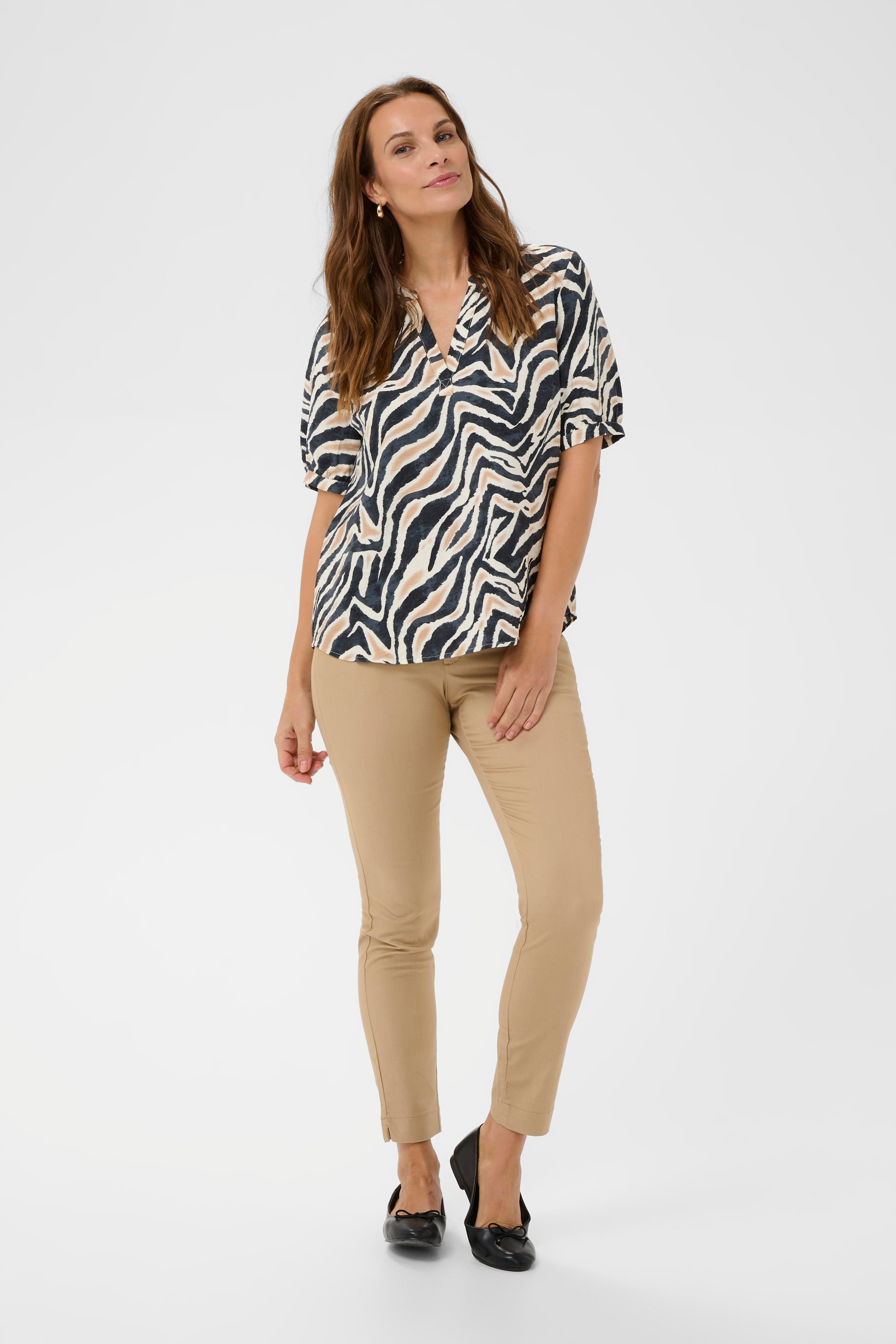 BPaurea Blouse LOOKBOOK FRONT 40200097-109142