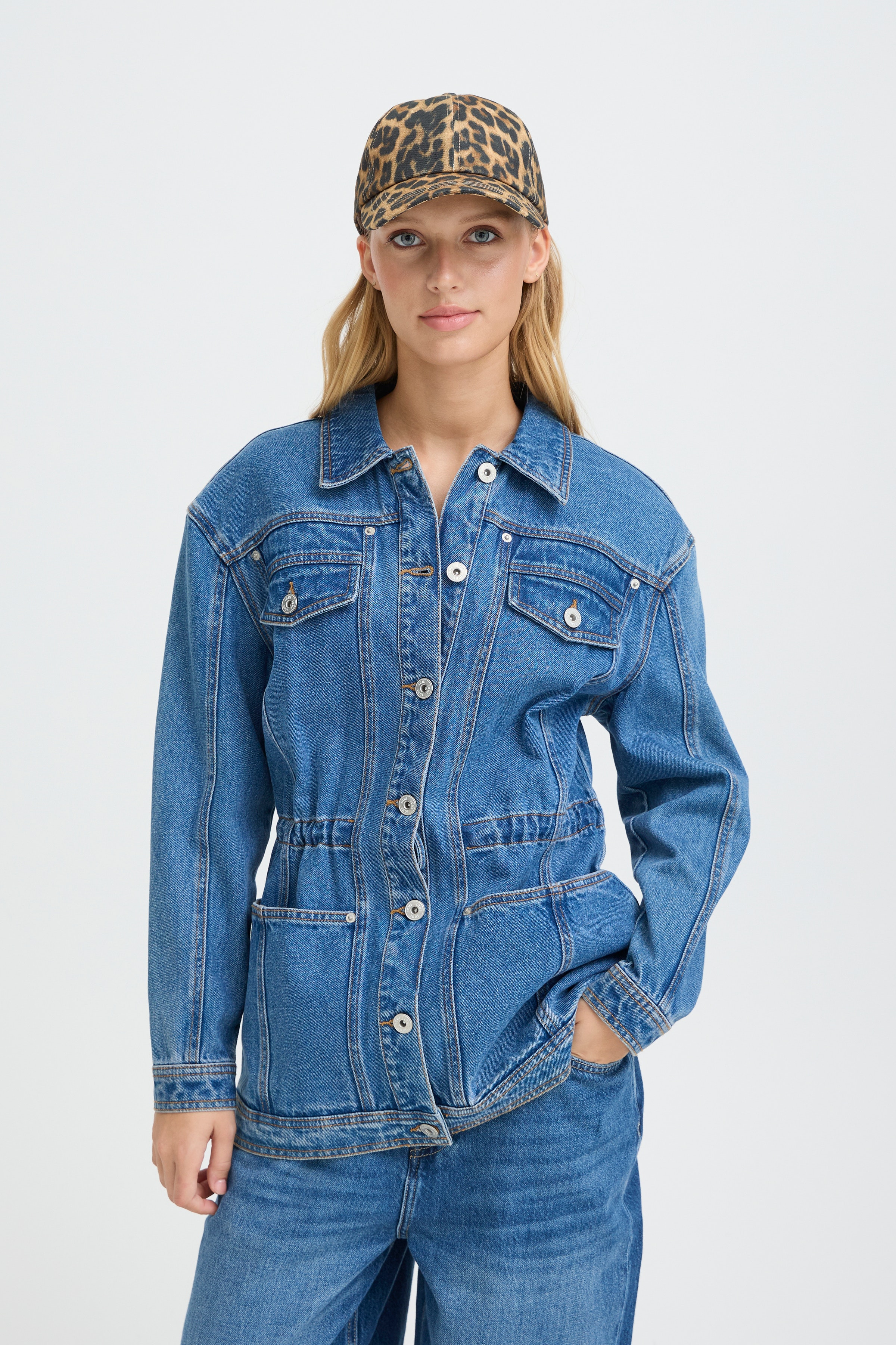 IAAVA Cap LOOKBOOK FRONT 20125333-194008