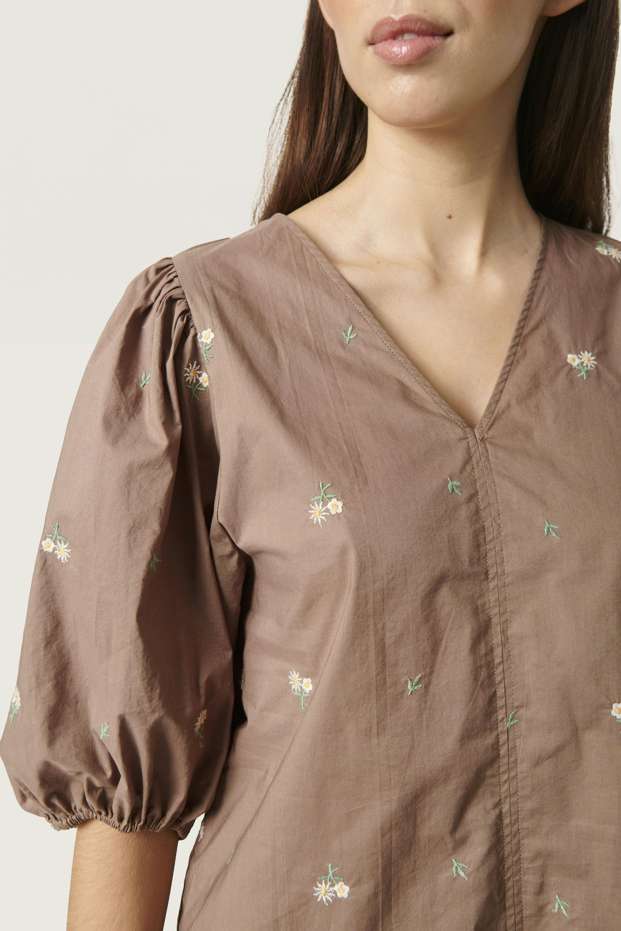 SLLenora Blouse LOOKBOOK DETAIL 30406119-171409