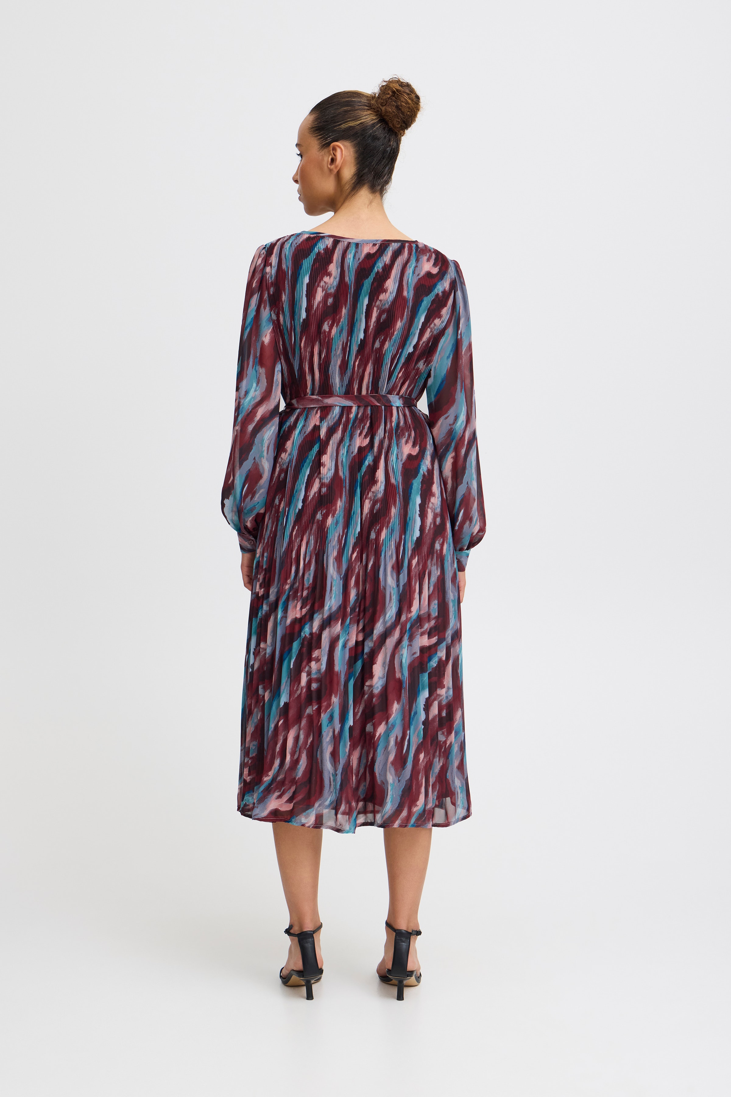 IHNEALLY Kjole LOOKBOOK BACK 20121918-203678
