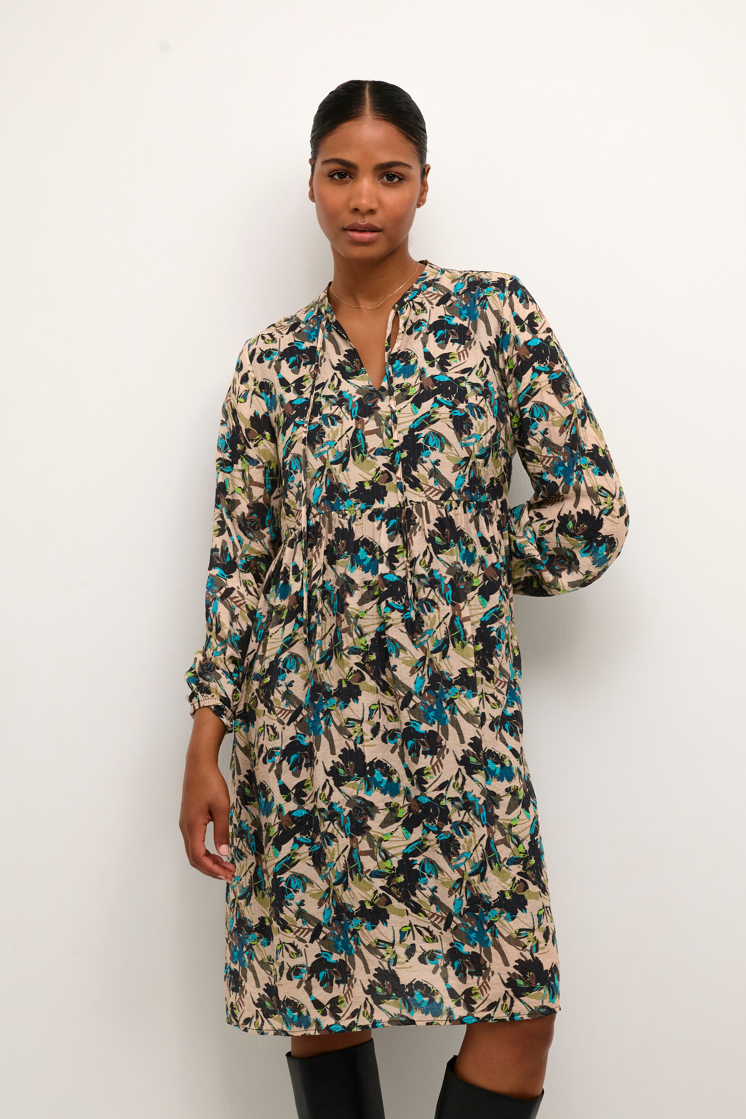 KAolga Dress LOOKBOOK FRONT 10507641-104490