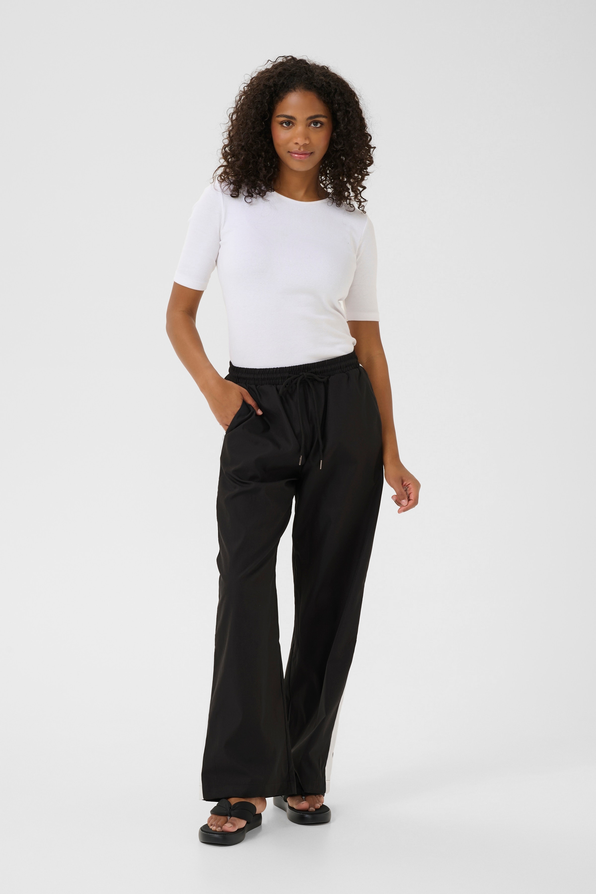 KAvanessa Bukser LOOKBOOK FRONT 10552458-100121