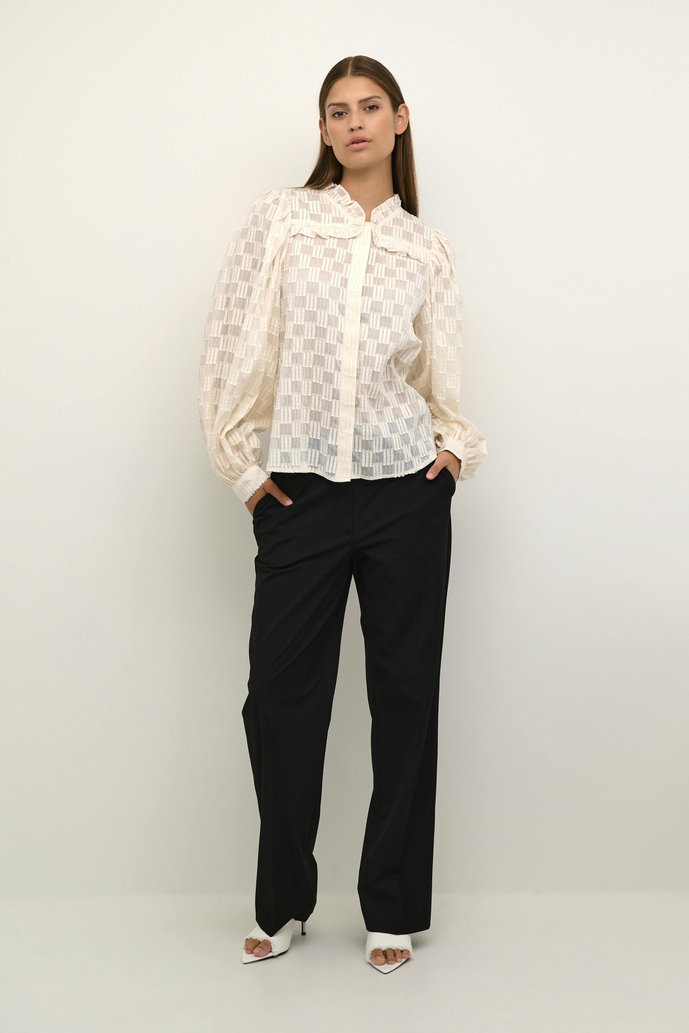 MaggaKB Blouse LOOKBOOK FRONT 10104751-110103