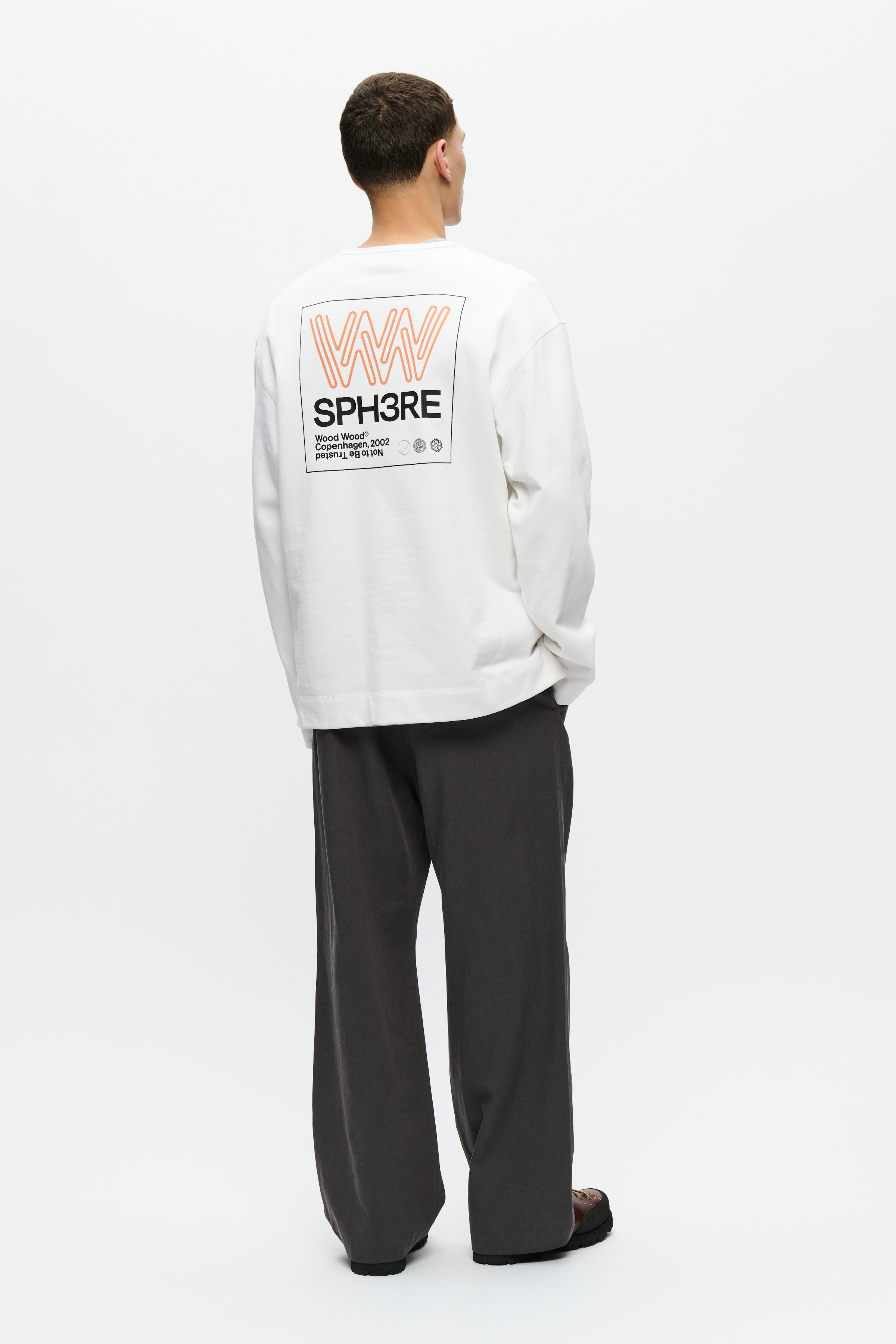 WWRyan Sweatshirt LOOKBOOK BACK 30251563-110601