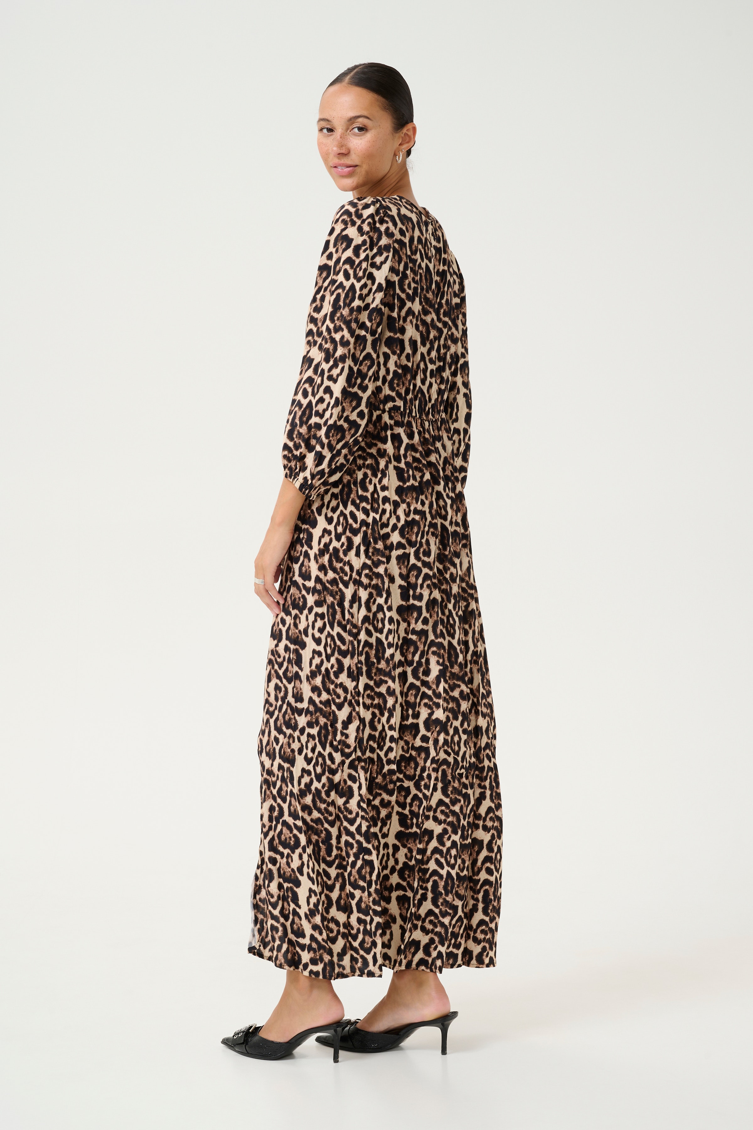 KApedra Kjole LOOKBOOK BACK 10509618-107281