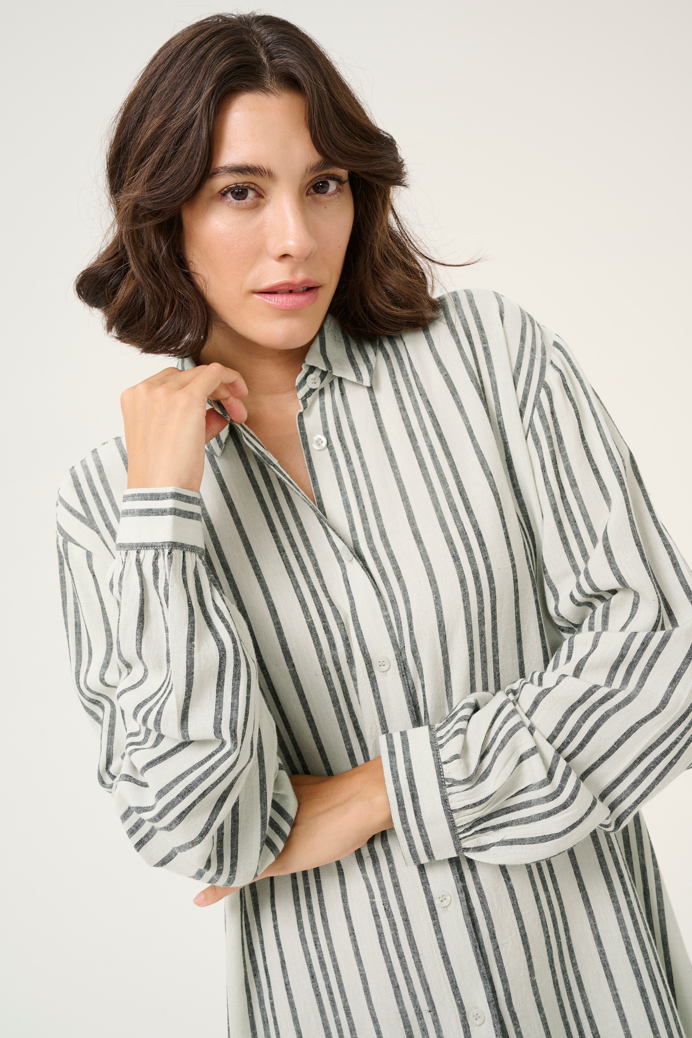 KAmilia Shirt LOOKBOOK DETAIL 10508311-107124