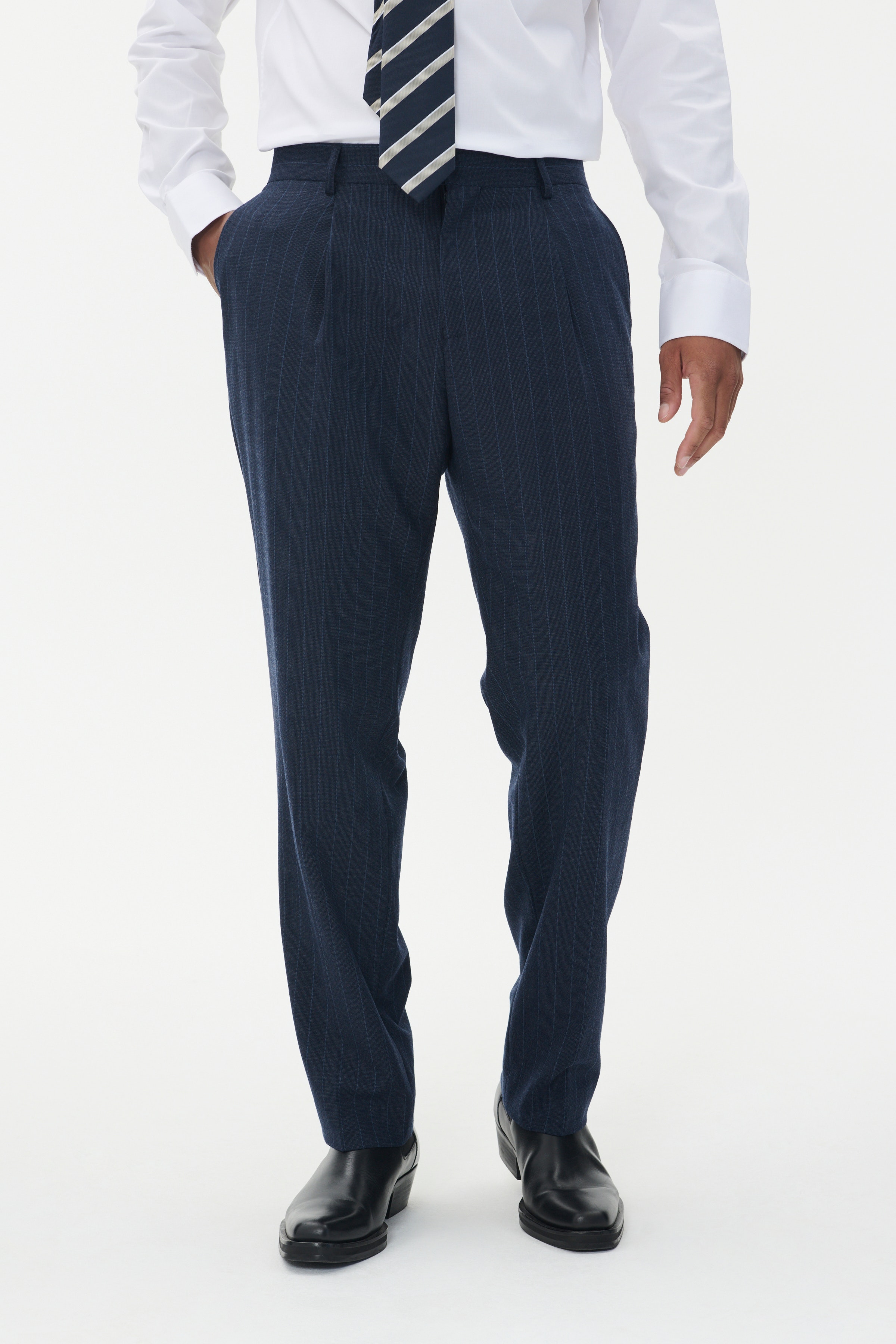 MAweller Hose LOOKBOOK FRONT 30208685-194011