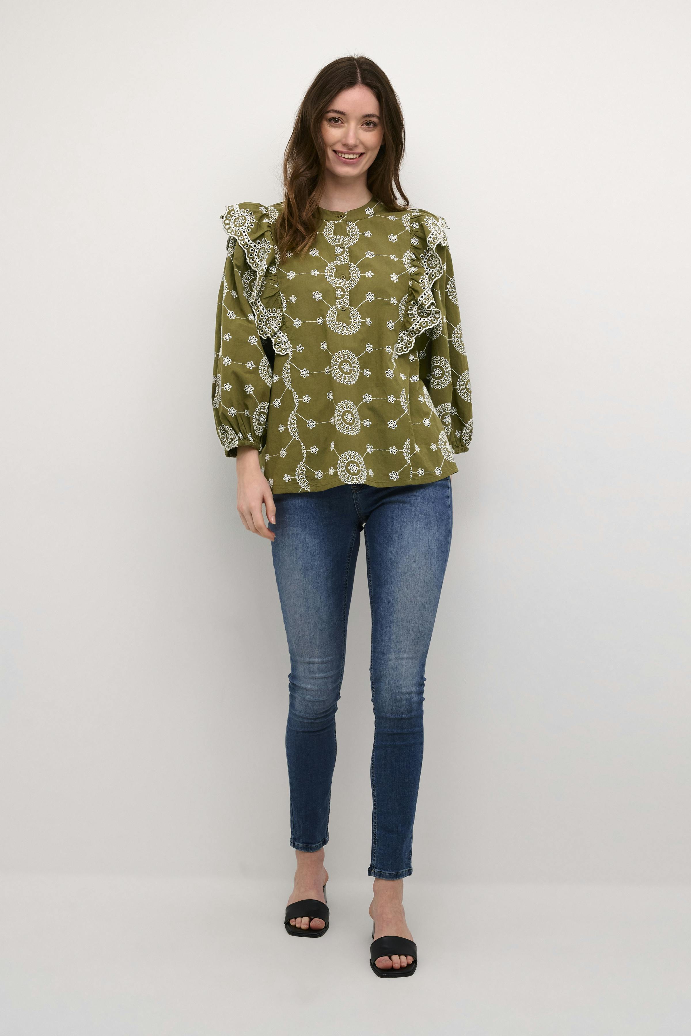 CUisa Blouse LOOKBOOK FRONT 50110777-180521