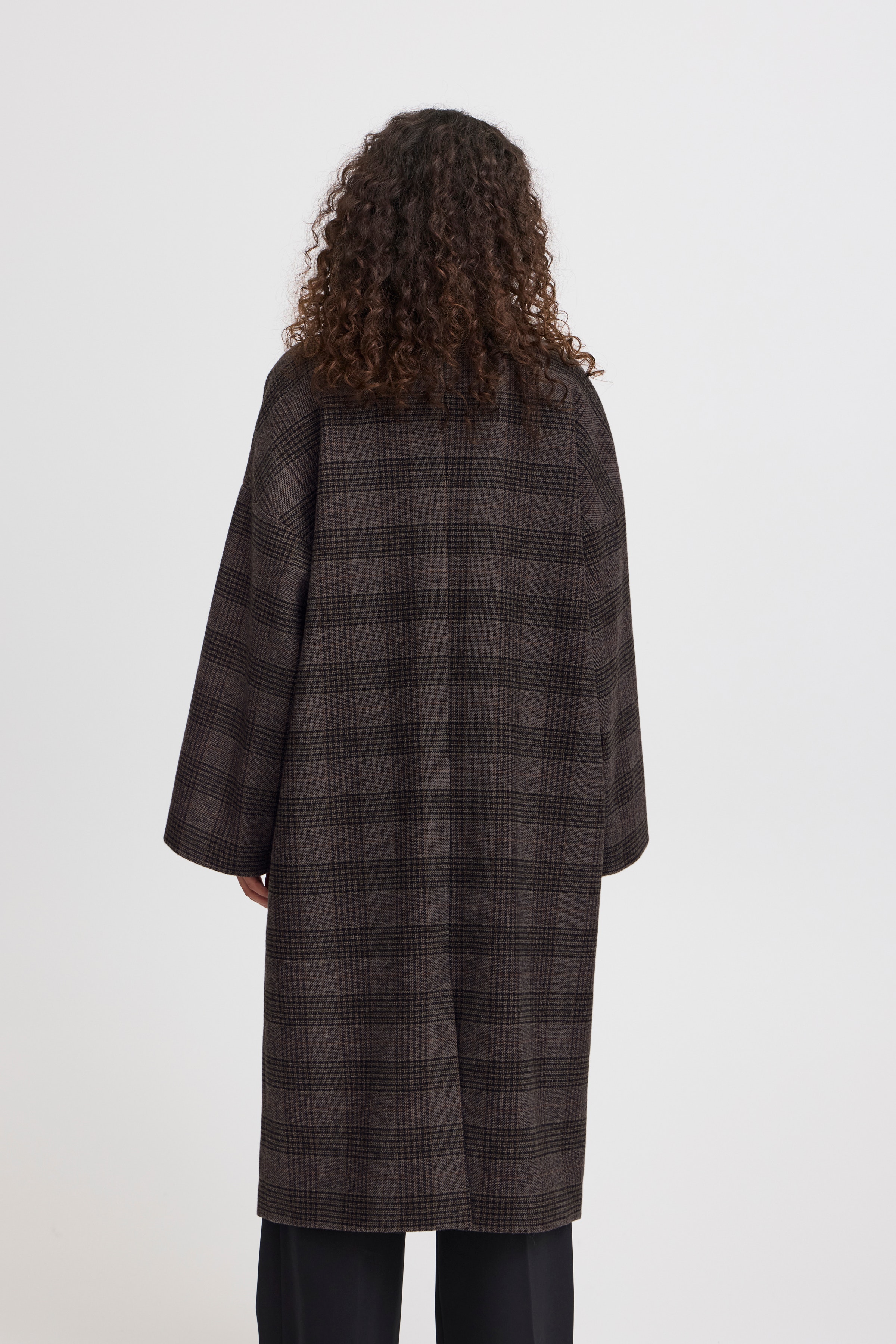 IHEMMALU Yttertøy LOOKBOOK BACK 20121174-203531