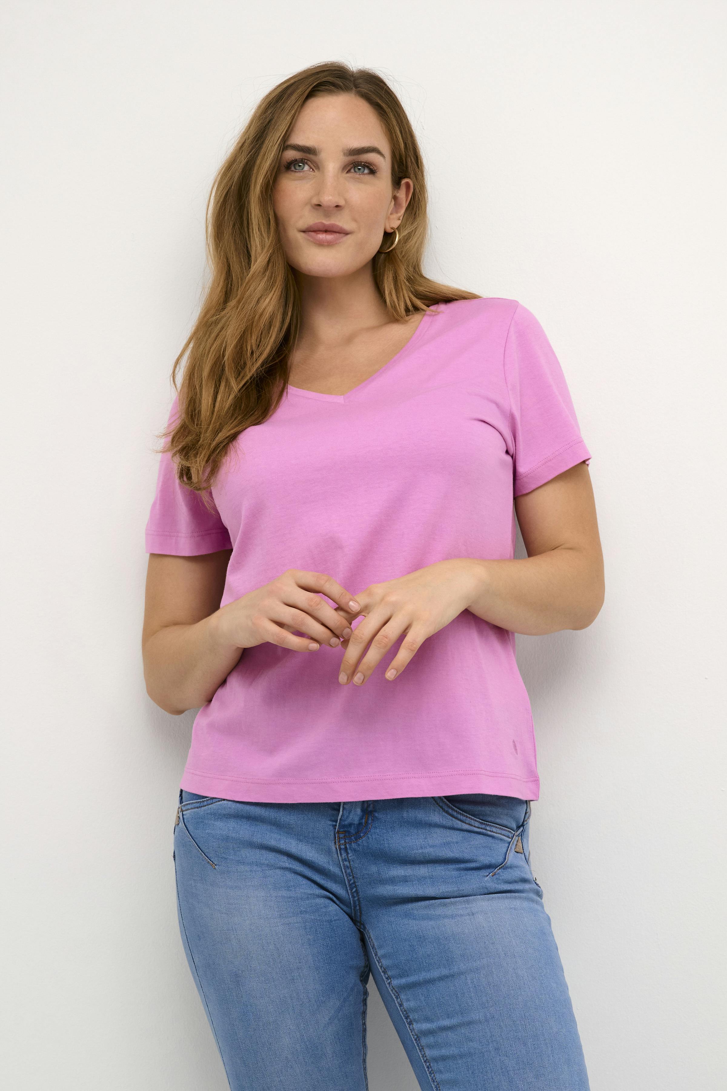 Naia T-shirt LOOKBOOK FRONT 10604508-163118