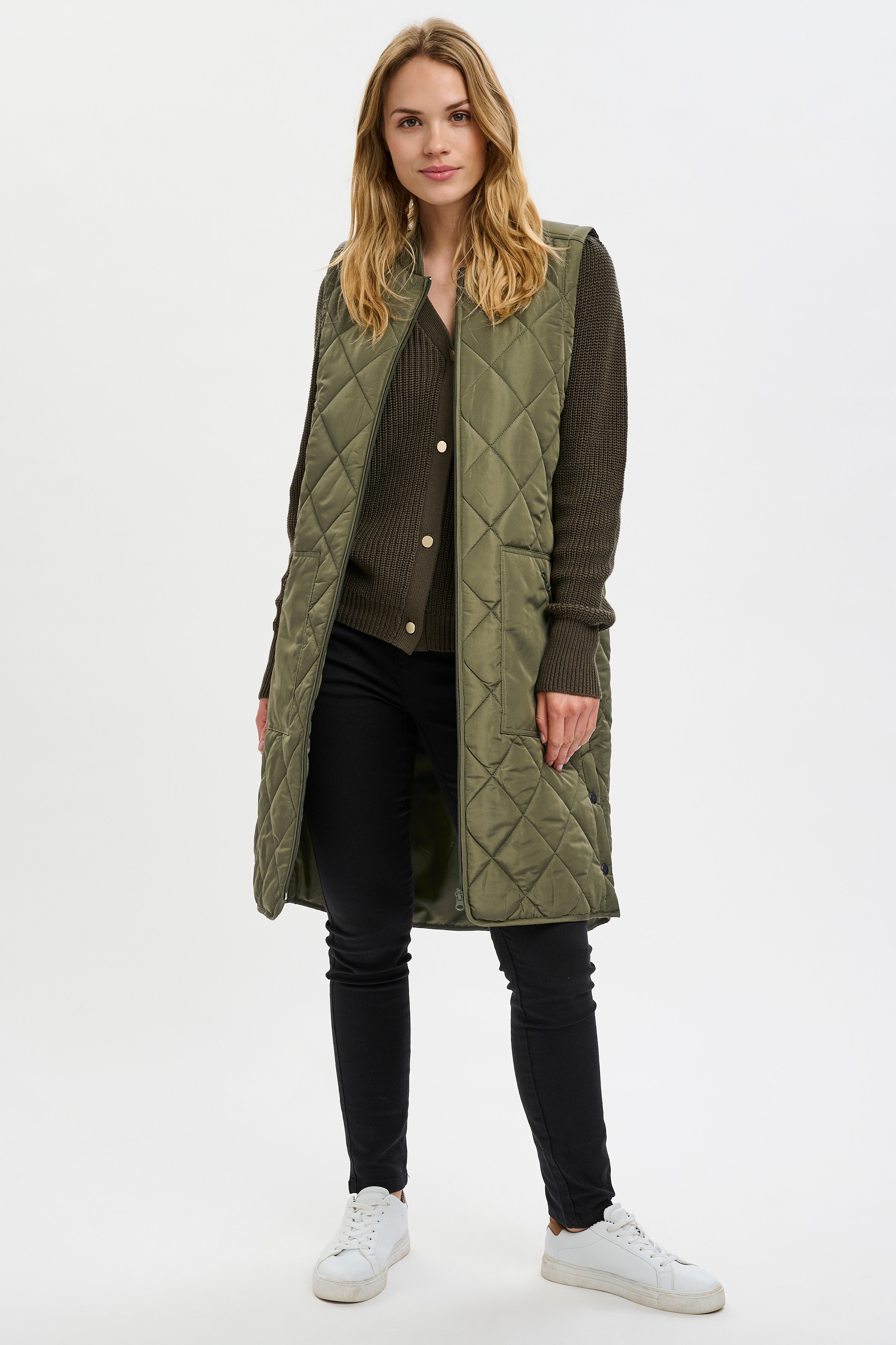 KAtilla Varm väst LOOKBOOK FRONT 10590089-190511