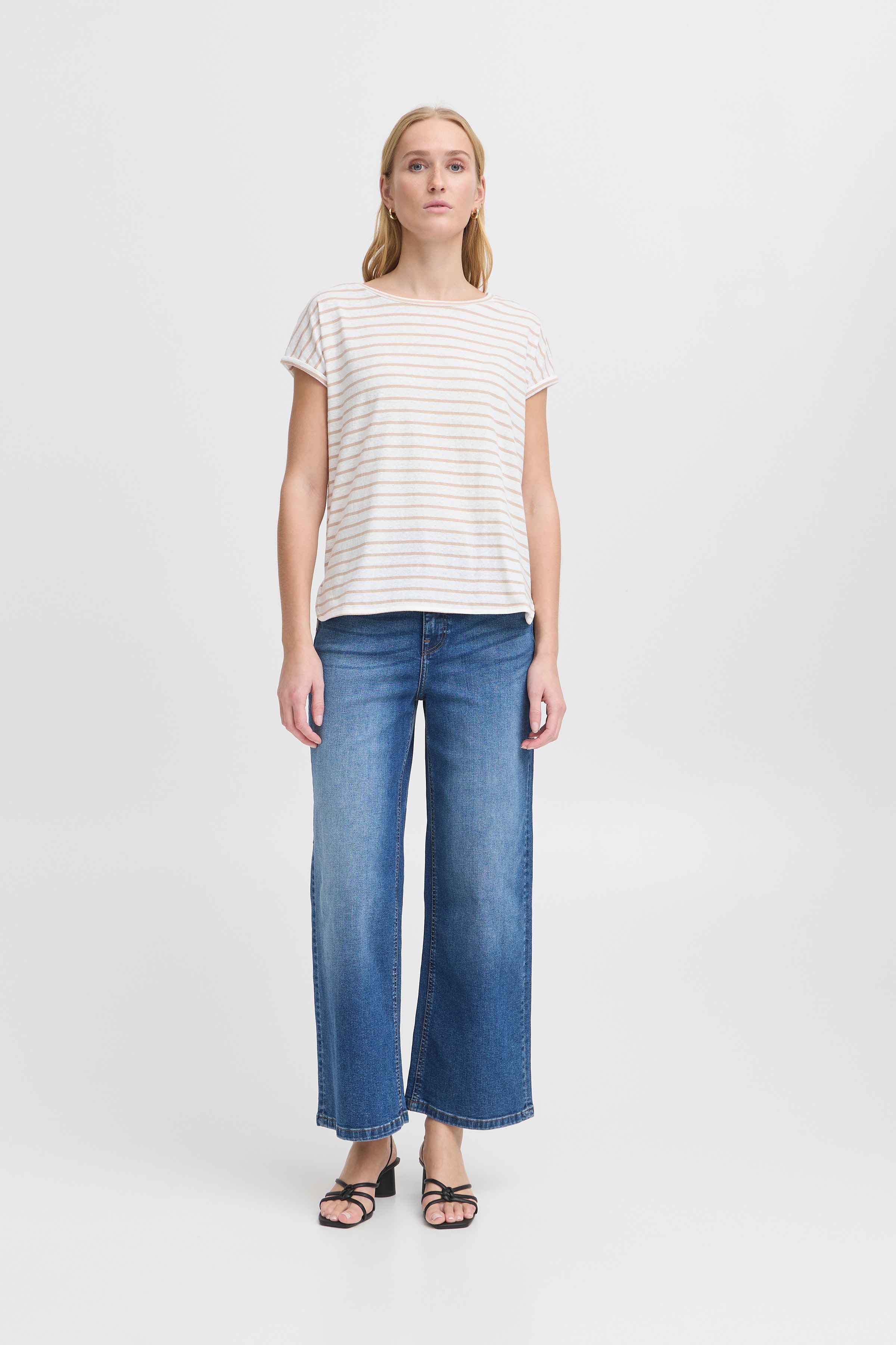 IHYULIETTA T-shirt LOOKBOOK FRONT 20122855-205163
