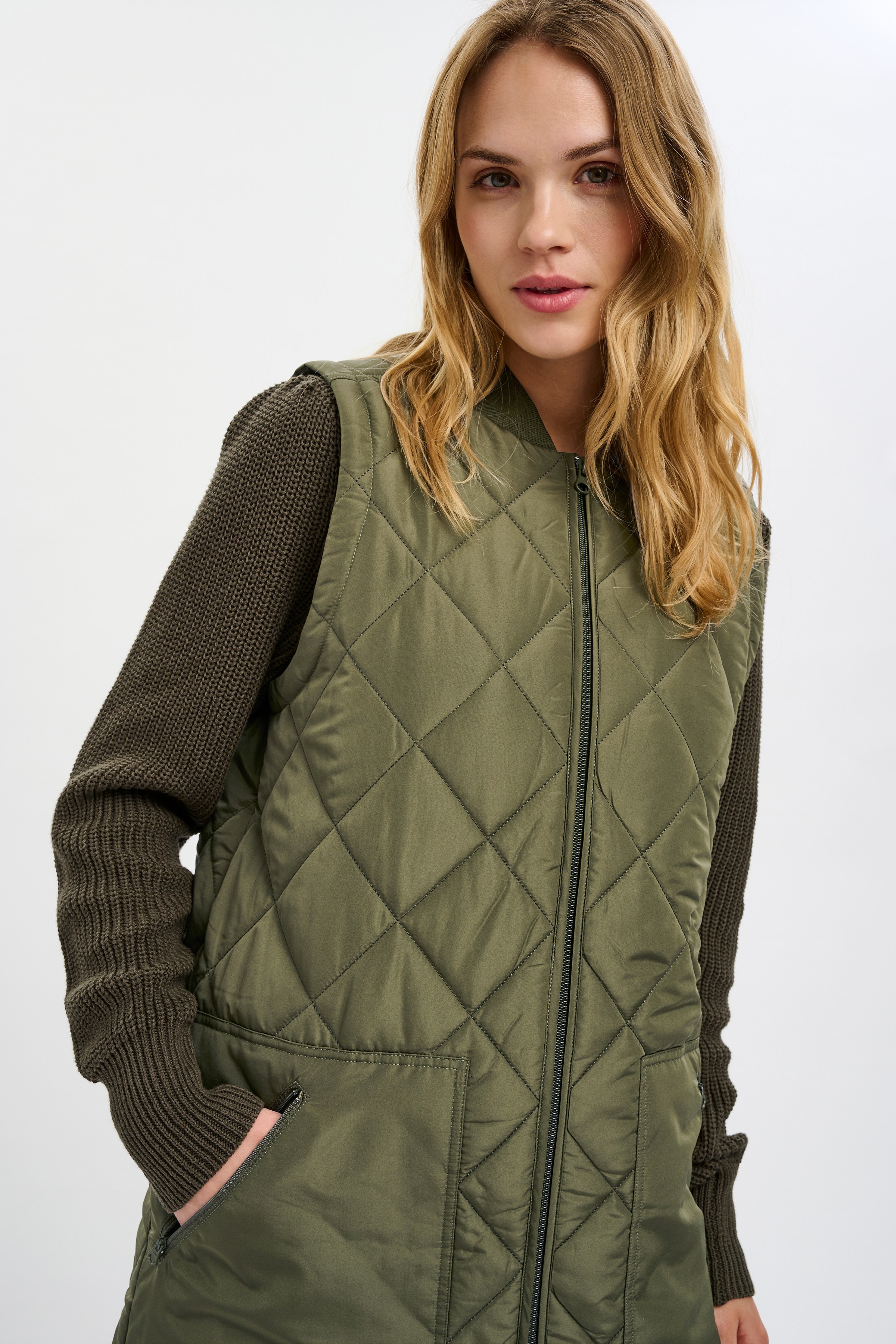 KAtilla Varm väst LOOKBOOK DETAIL 10590089-190511