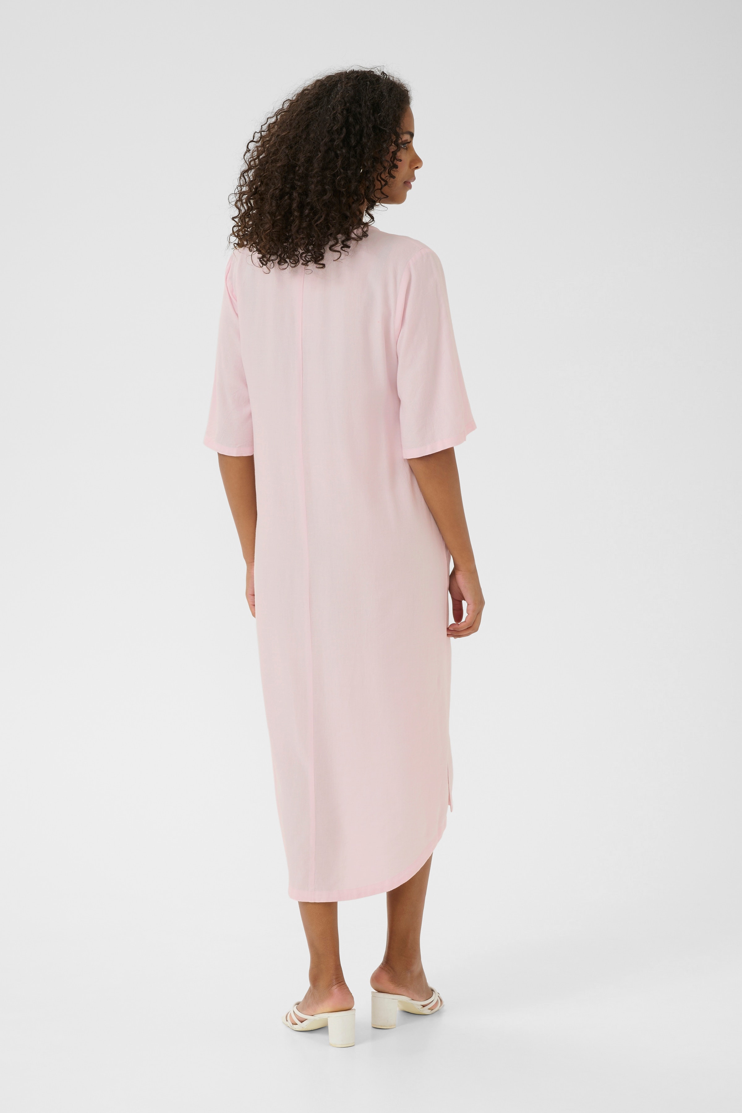 KAmilia Lin kjole LOOKBOOK BACK 10508312-133405