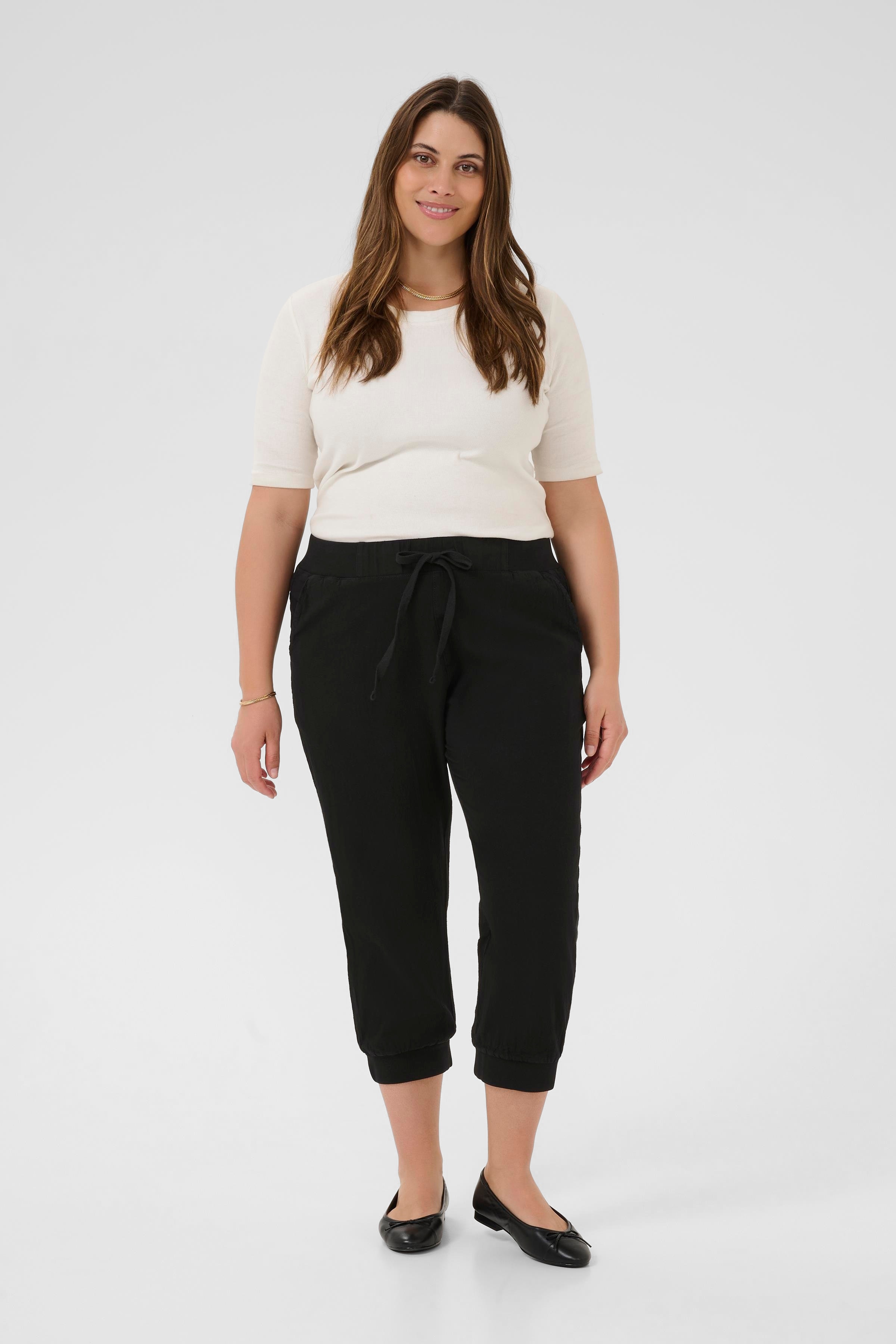 KCnana Capri bukser LOOKBOOK FRONT 10580057-50600