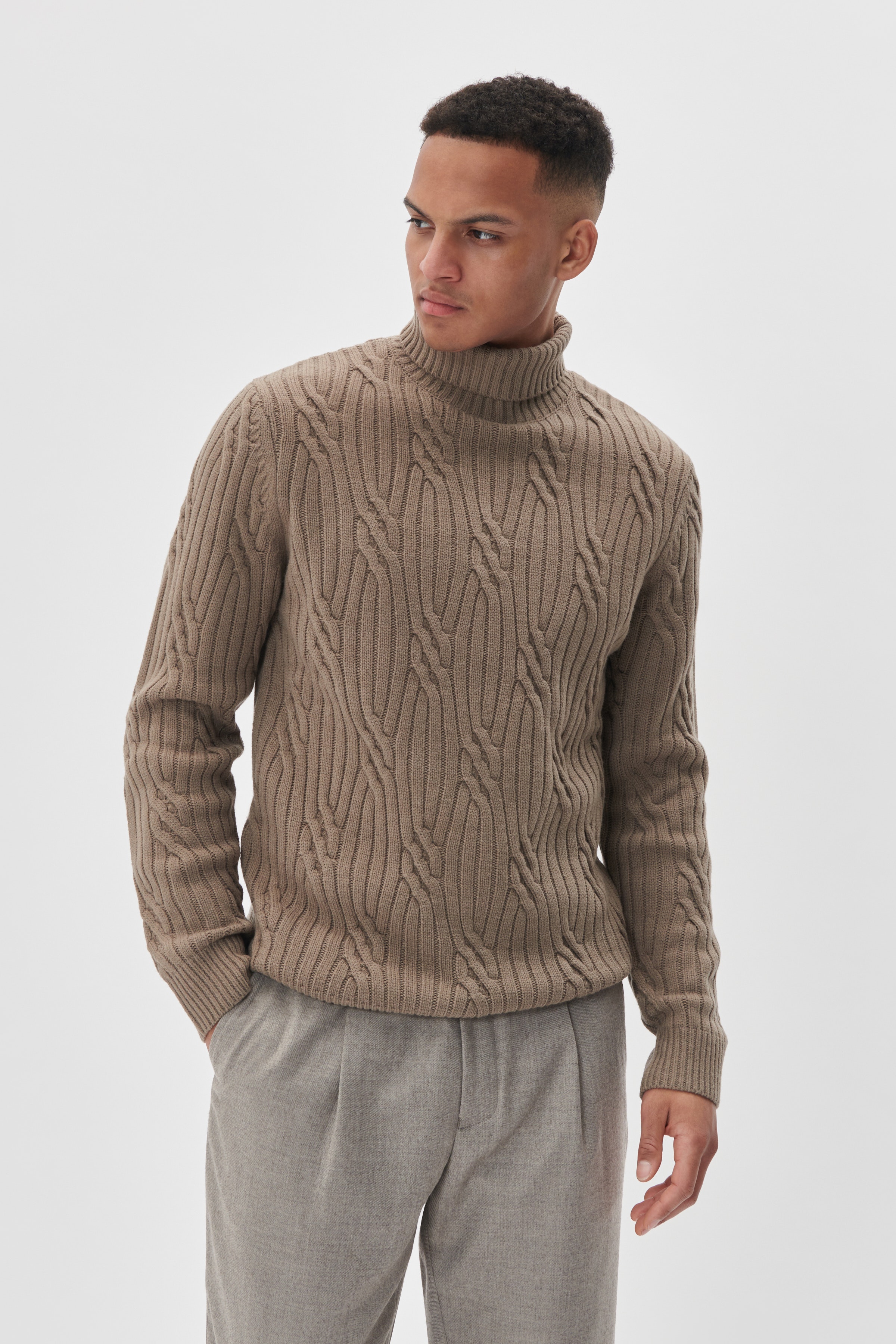 MAroll Pullover LOOKBOOK FRONT 30207484-181108