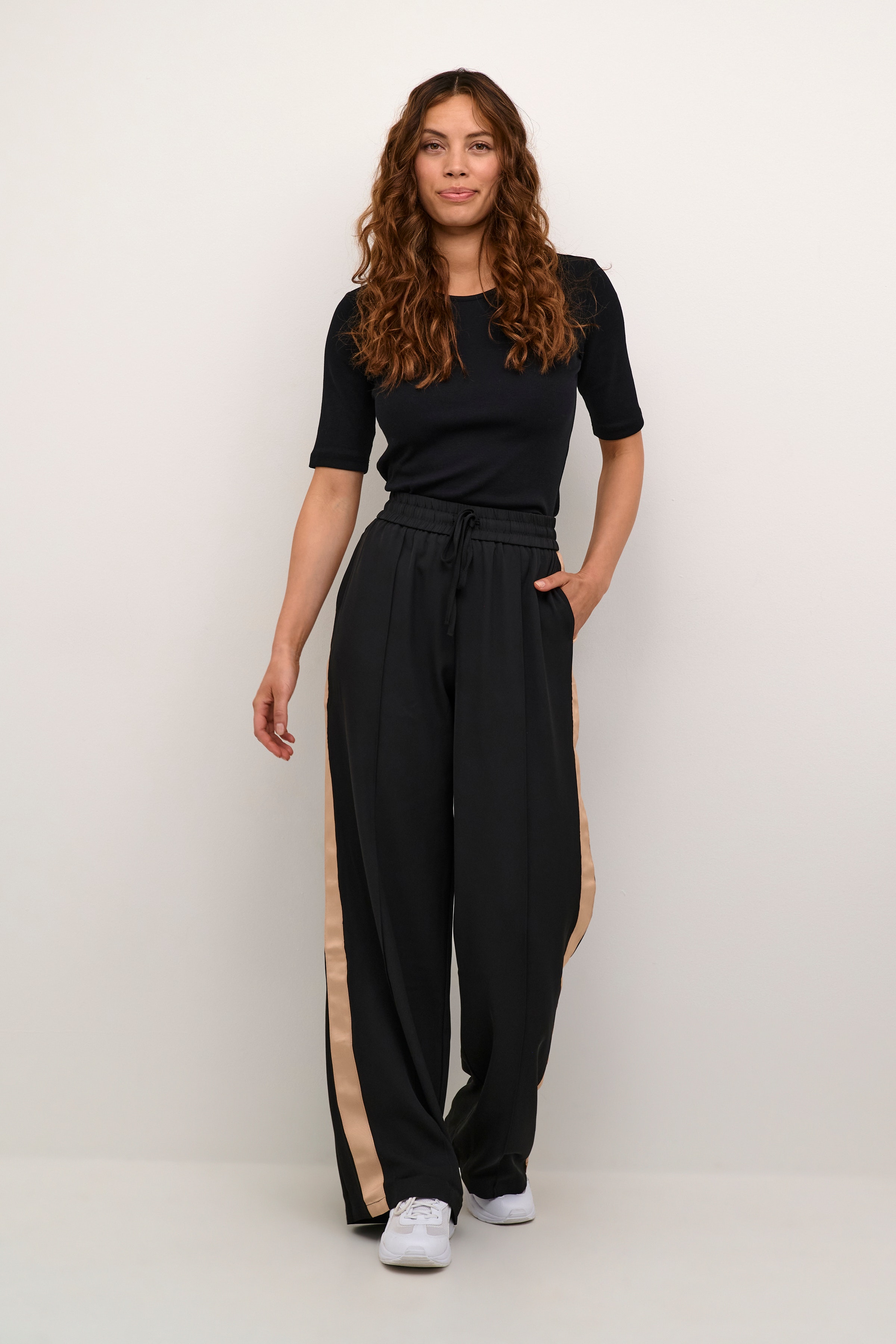 KAsigna Bukser LOOKBOOK FRONT 10508454-100121