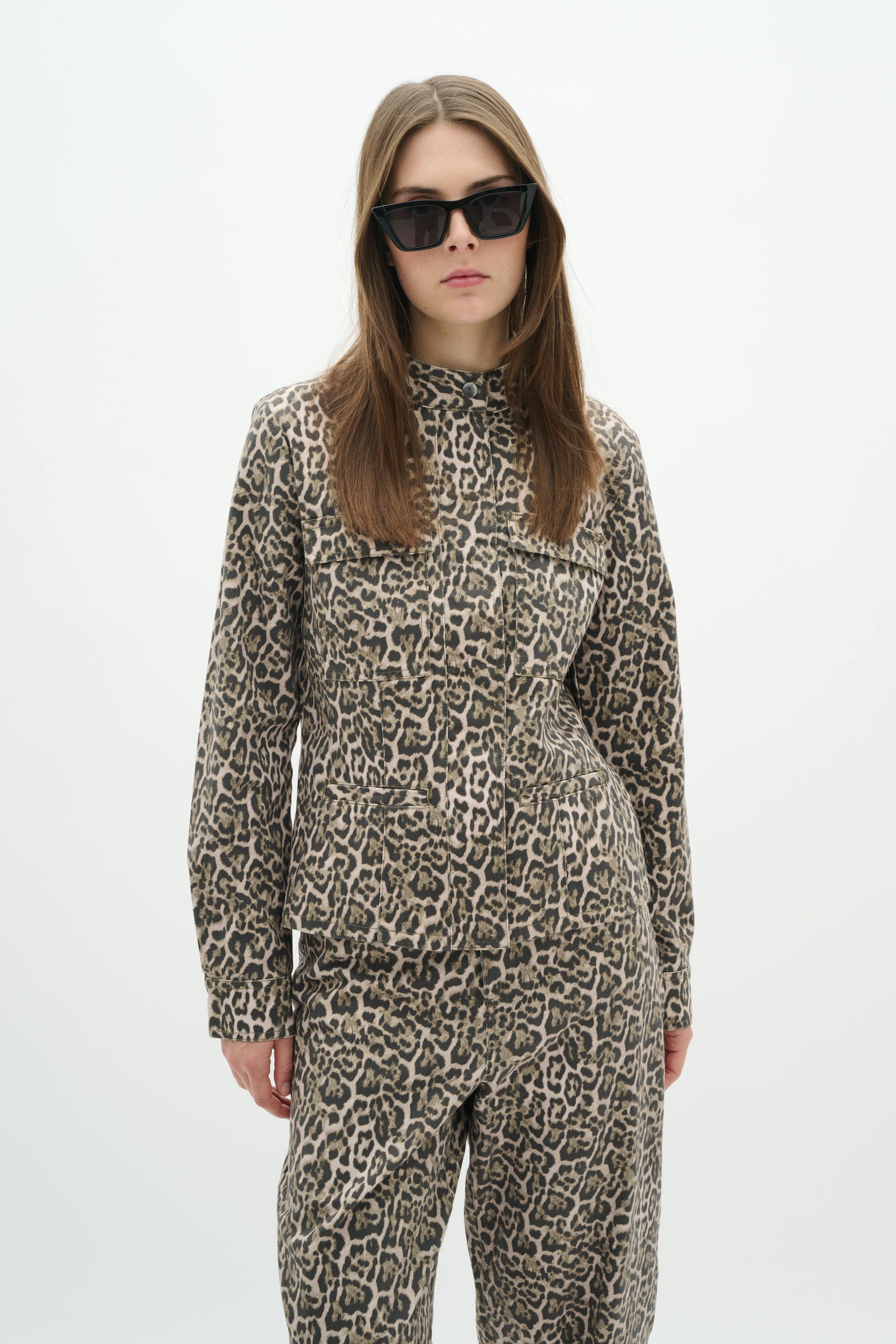 RiverIW Leopard Casual jacket LOOKBOOK FRONT 30110455-300824