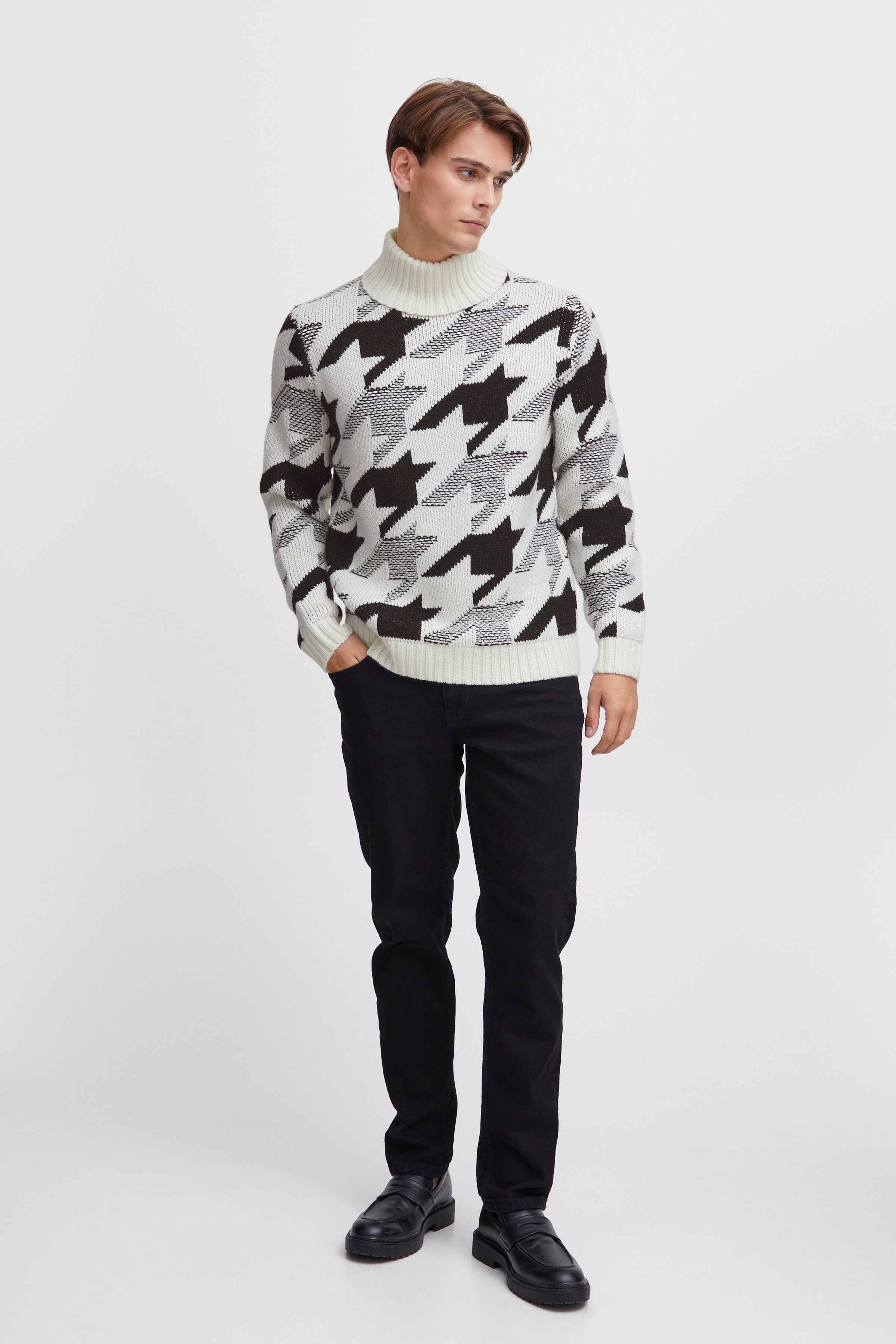 CFKARL Pullover LOOKBOOK FRONT 20504901-114201