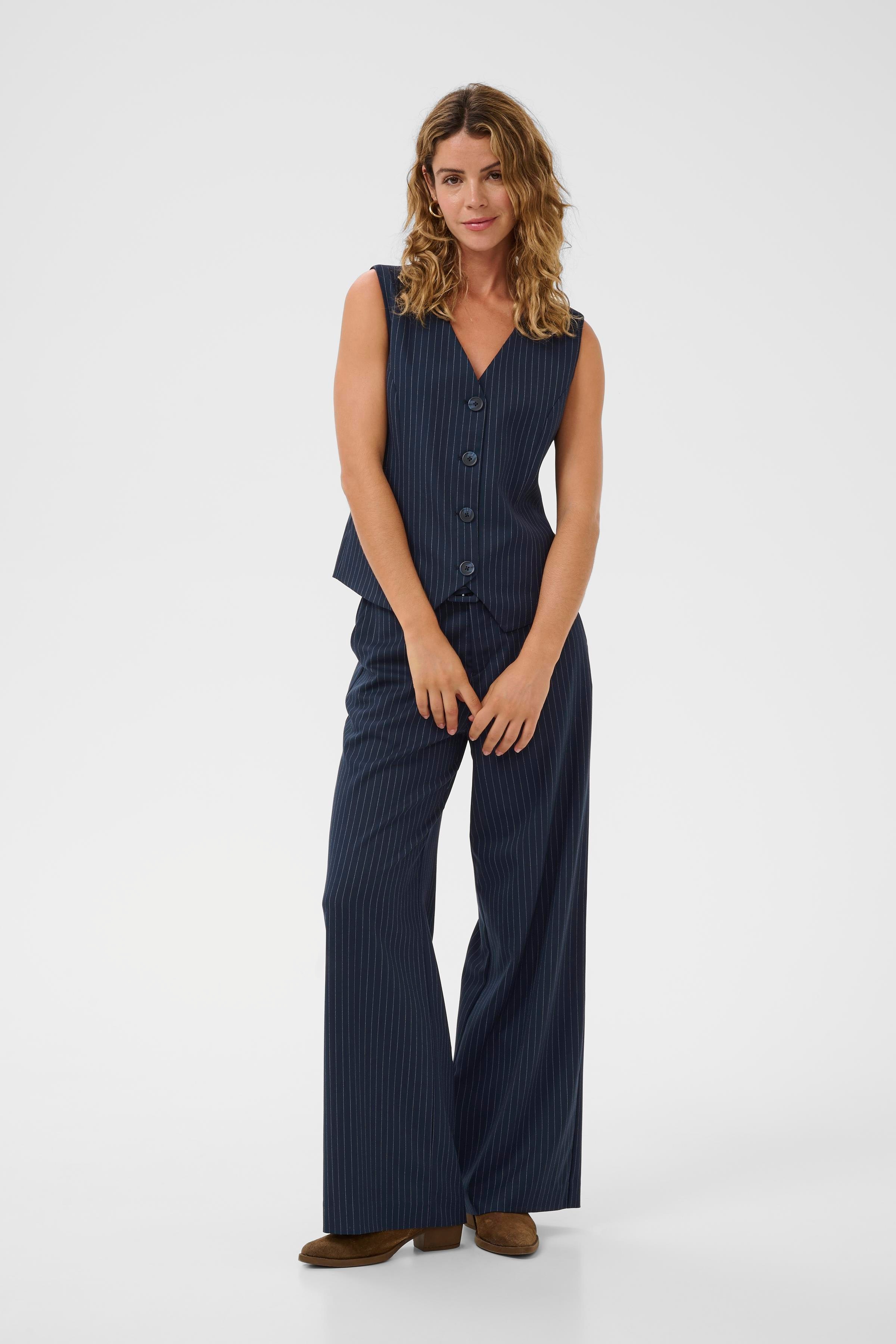 CRLorelie Vest LOOKBOOK FRONT 10614553-193923