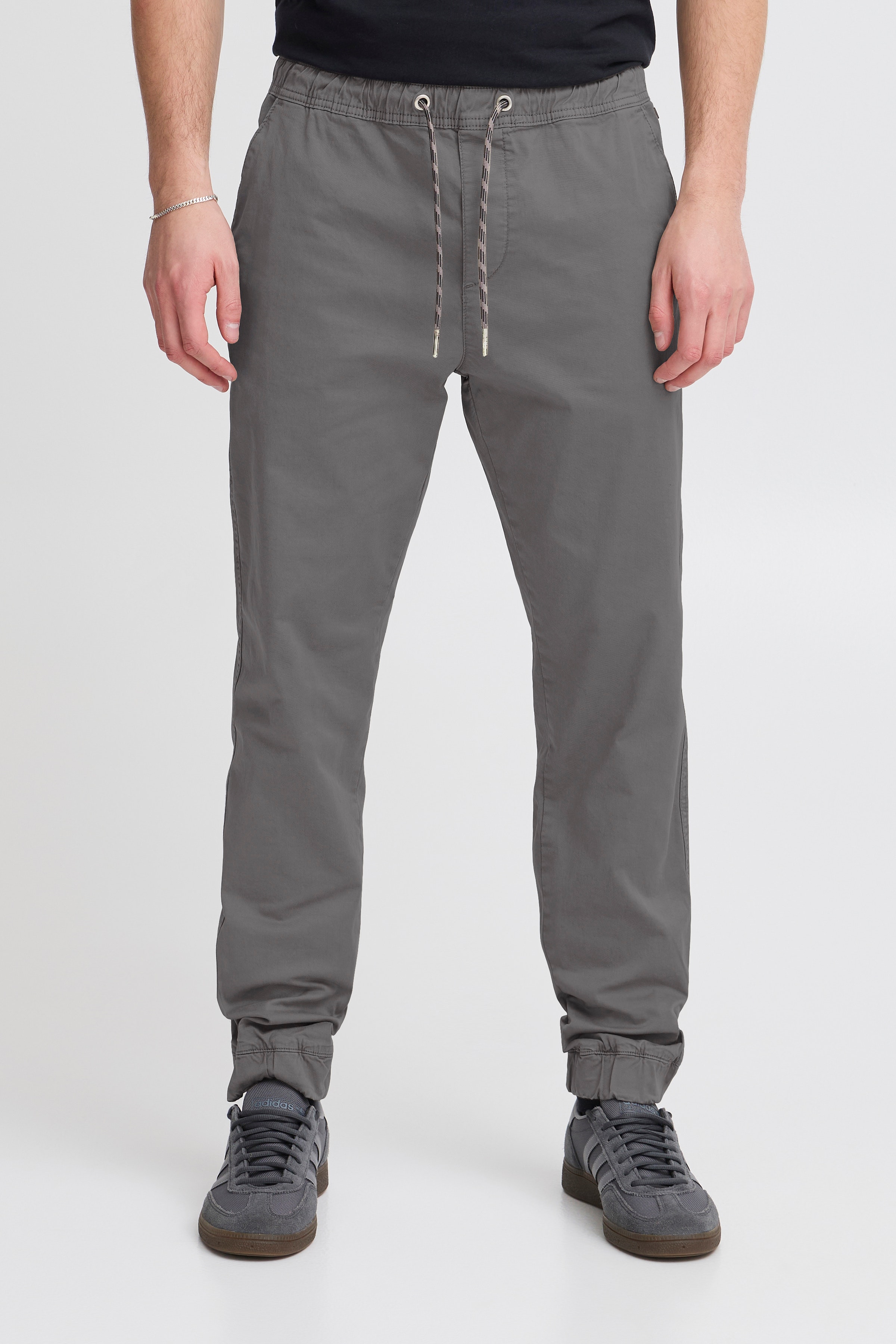 Casual Hose LOOKBOOK FRONT 20712044-70147