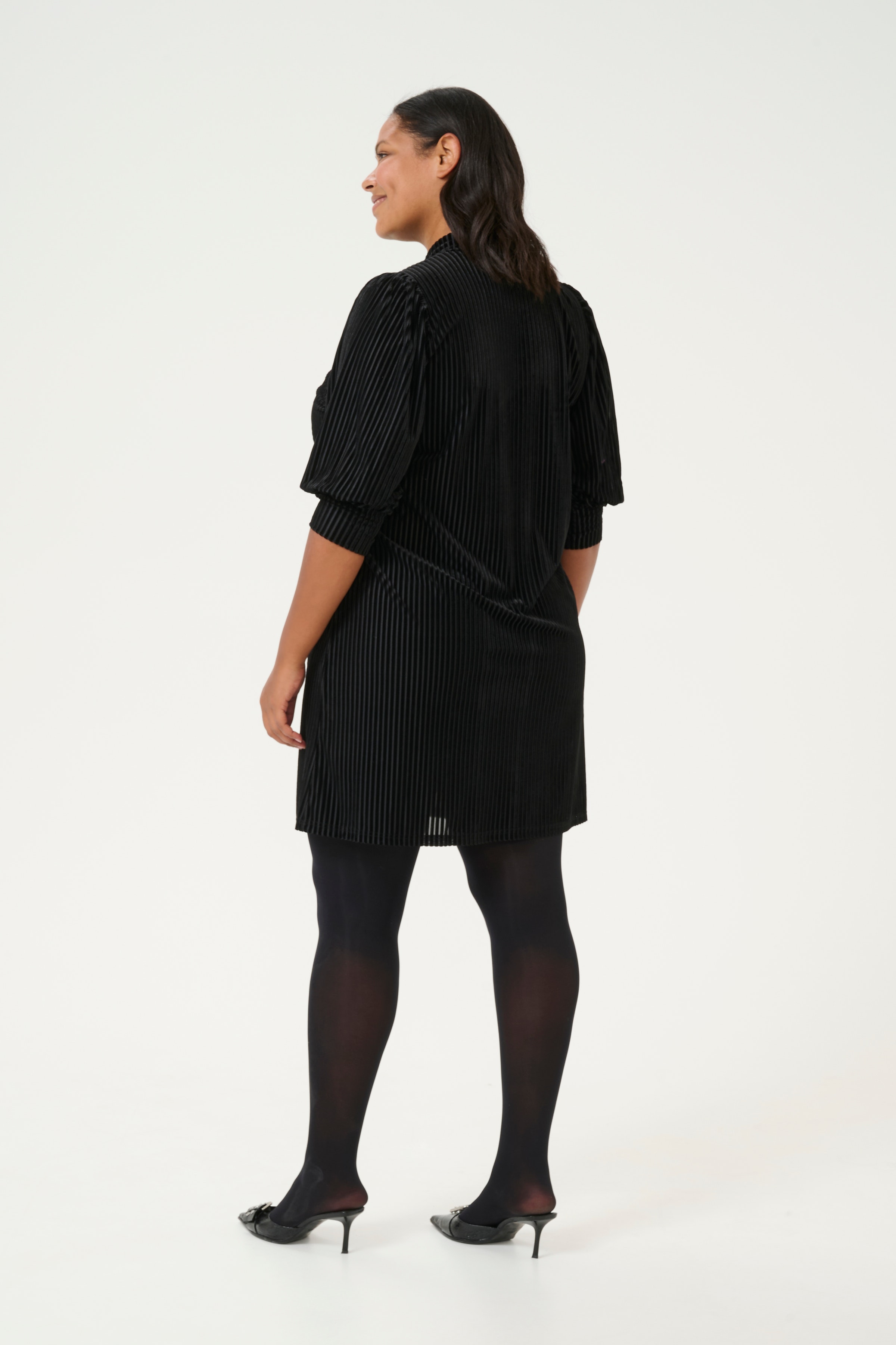 KCcacanna Dress LOOKBOOK BACK 10581209-106480